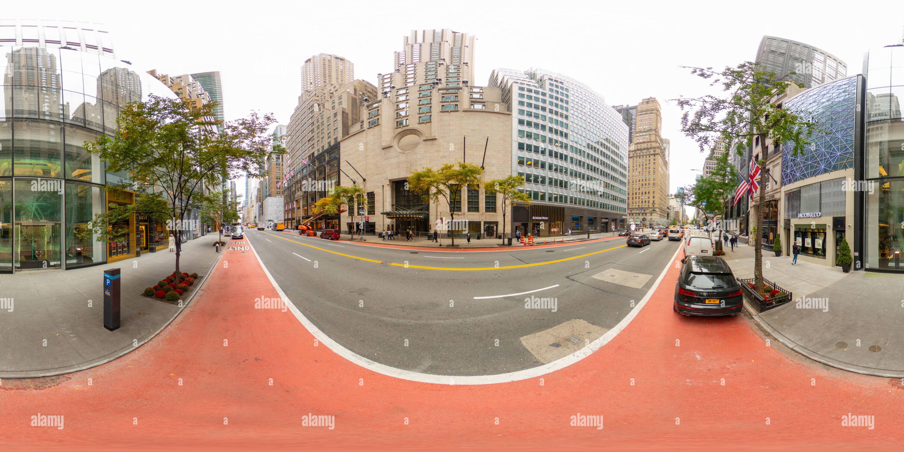 360 Grad Panorama Ansicht von New York, NY, USA - 27. Oktober 2023: Richard Mille Luxusuhrengeschäft New York. 360 Panorama VR – äquirechteckiges Foto