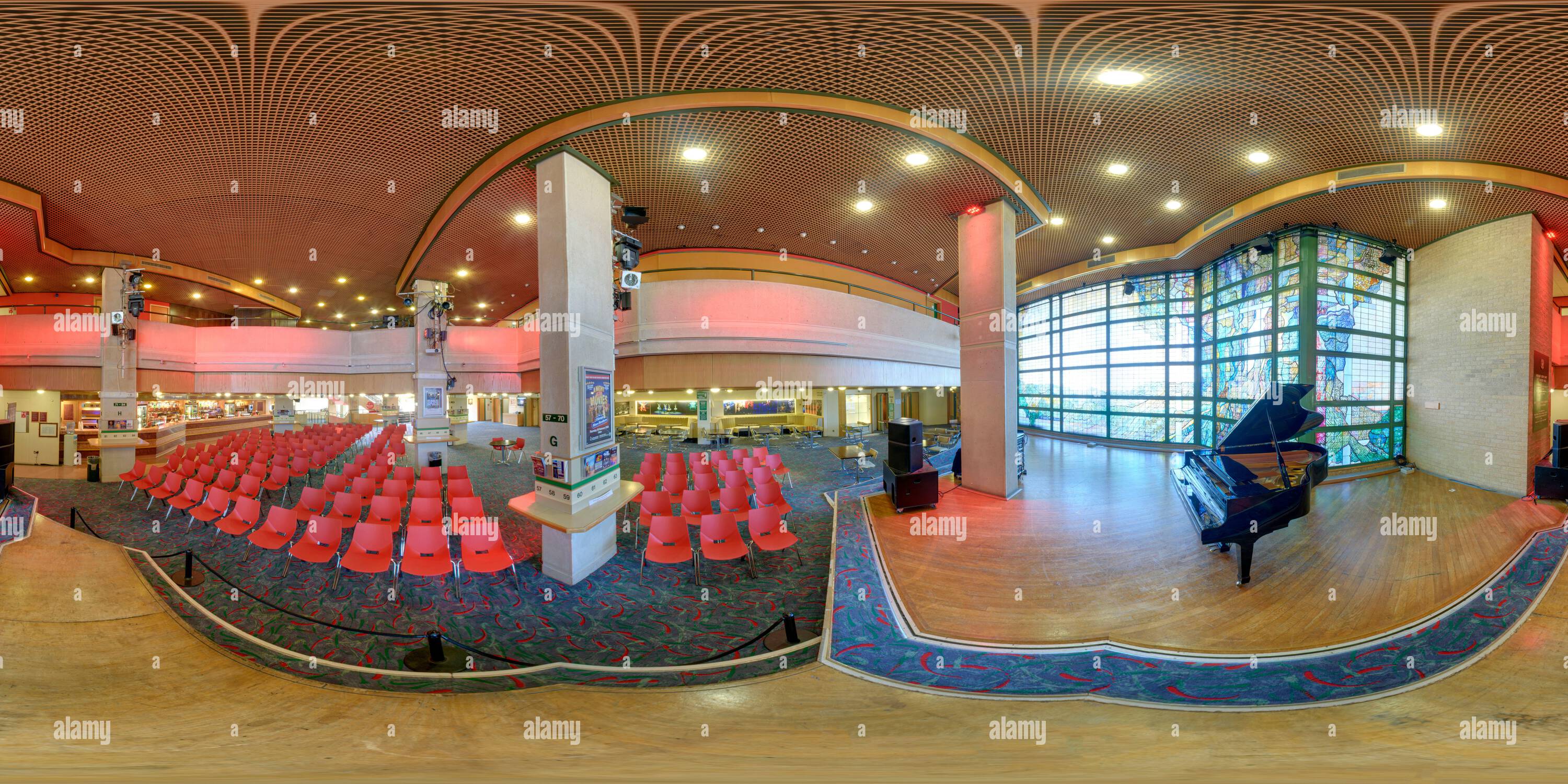 360 Grad Panorama Ansicht von 360˚ interaktives Panorama des Innenraums von Saint David's Hall Cardiff