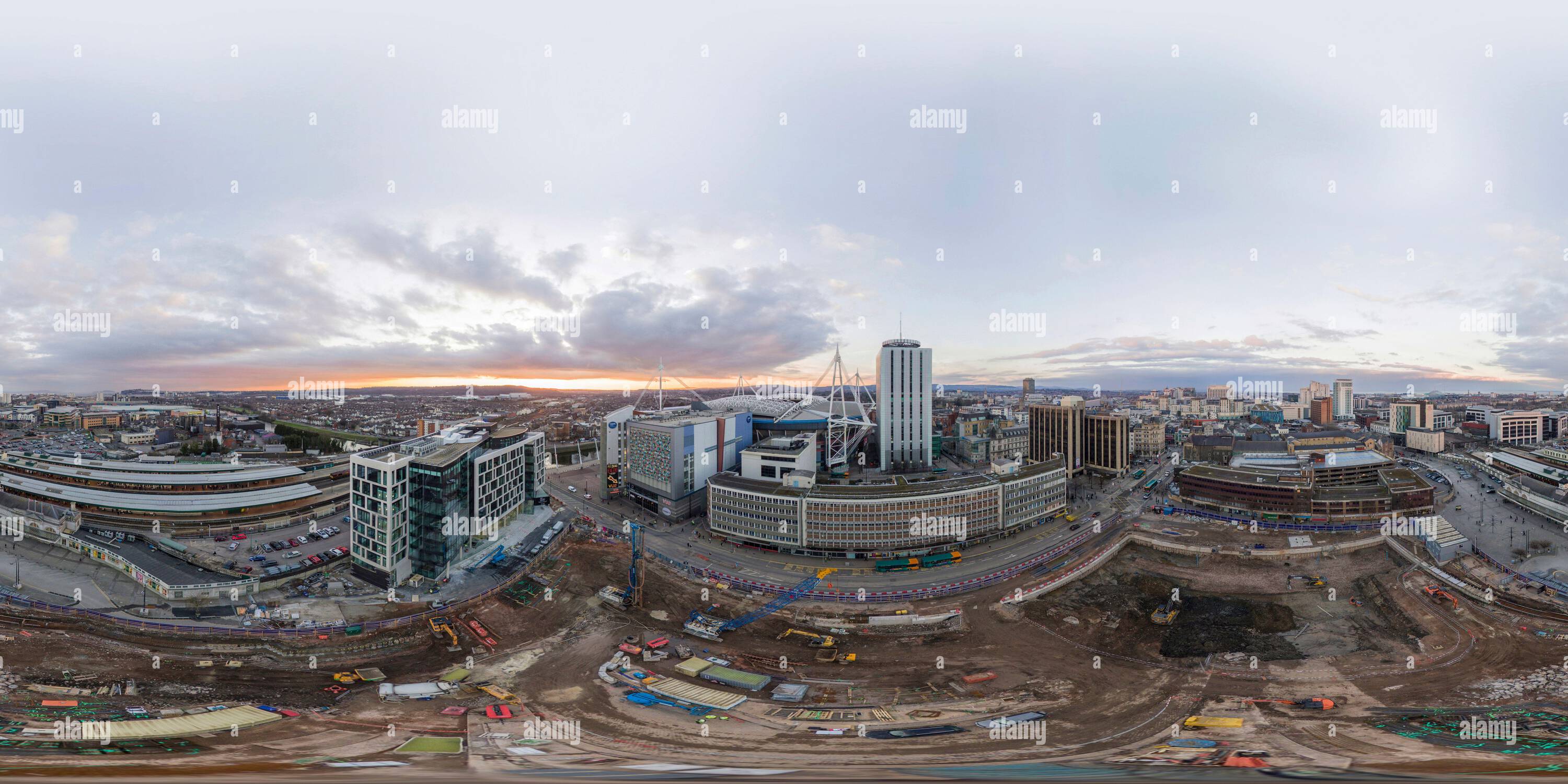 360 Grad Panorama Ansicht von 360˚ Luftpanorama während des Baus des Central Square und des Hauptquartiers der BBC Wales in Cardiff City Centre, Wales, 2016