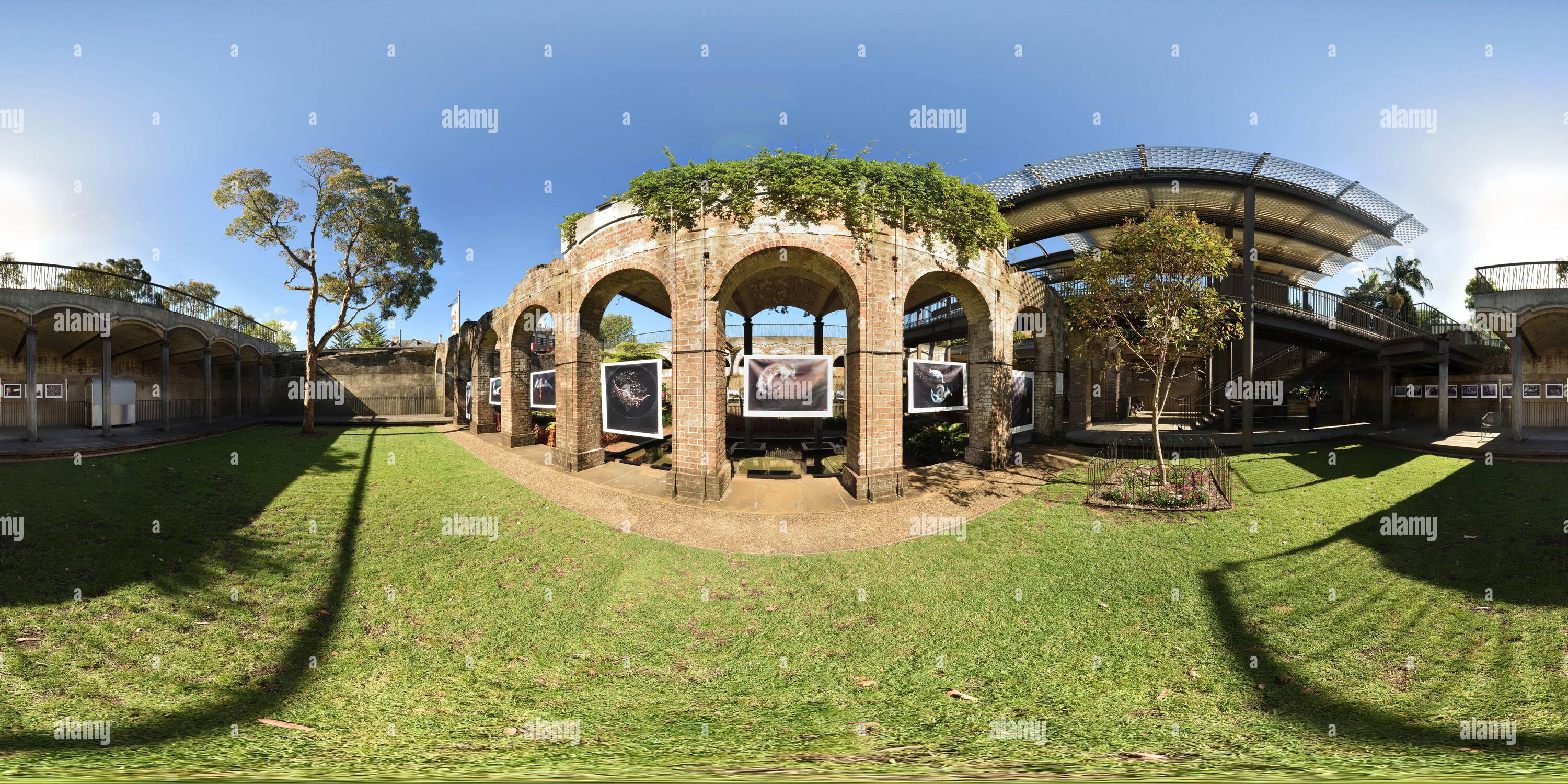 360 Grad Panorama Ansicht von Besuchen Sie das Photo Festival in den Paddington Reservoir Gardens mit Judith Nangala Crispin's Ausstellung After-Echo