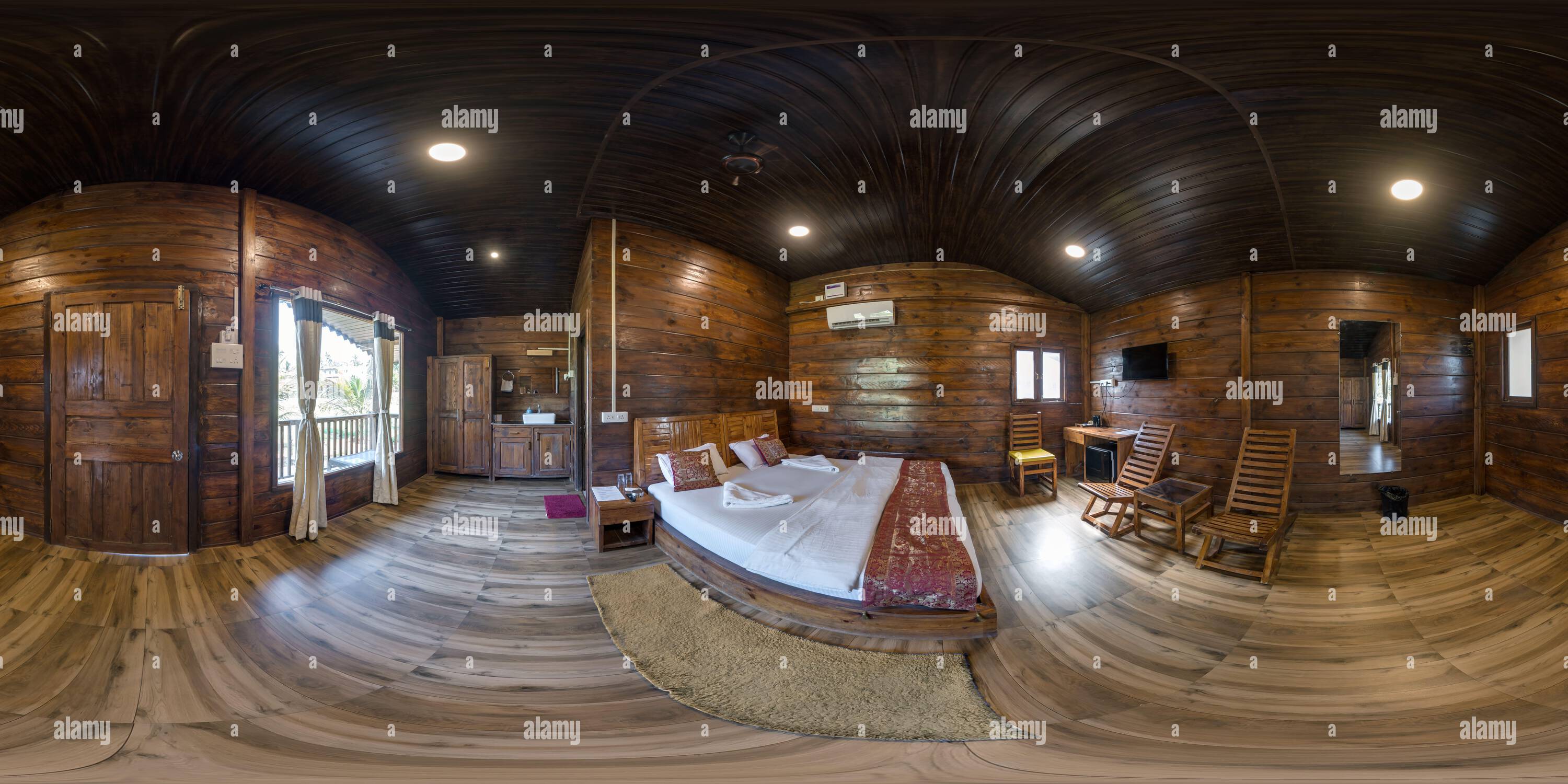 360 Grad Panorama Ansicht von 360 hdri-Panorama im Inneren des hölzernen Öko-Schlafzimmers im rustikalen Stil in gleicheckiger Projektion mit Zenit und Nadir. VR AR-Inhalt,