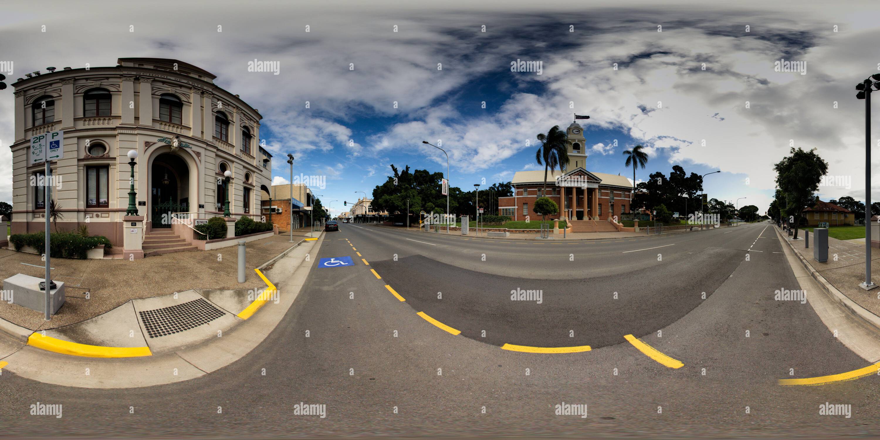 360 Grad Panorama Ansicht von 360°-Panorama des historischen Rathauses und der School of Arts auf der Kent Street Queensland Australien