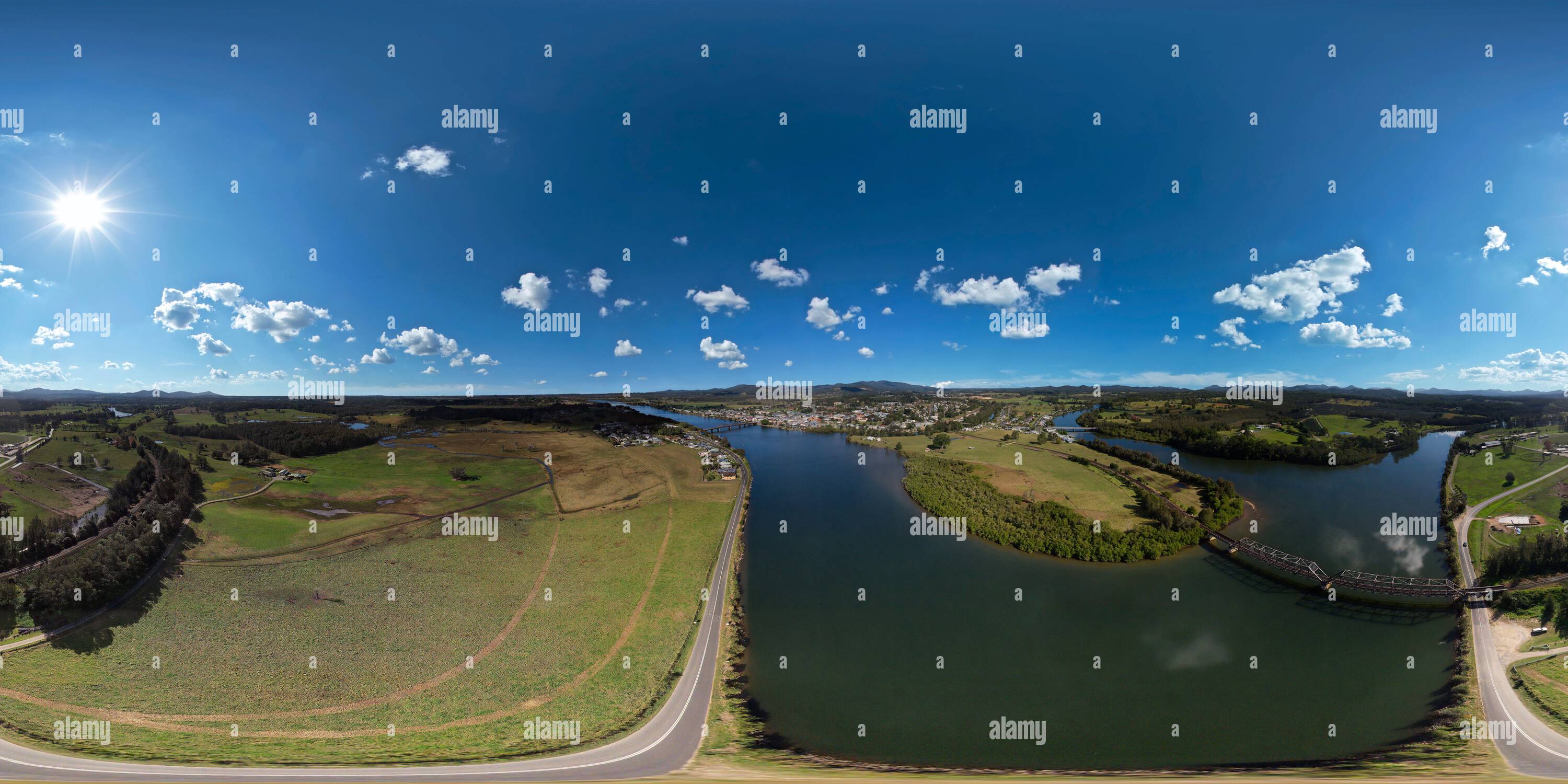 360 Grad Panorama Ansicht von 360°-Rundumblick auf das kleine Dorf am Fluss Macksville Mid North Coast New South Wales Australien