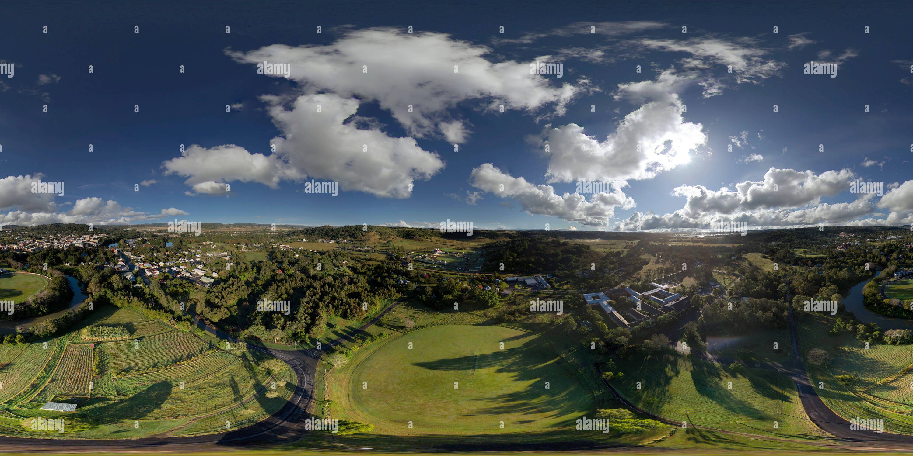 360 Grad Panorama Ansicht von 360° Luftpanorama des verlassenen (März 2022) ehemaligen Richmond River Campus Lismore Northern Rivers New South Wales Australien