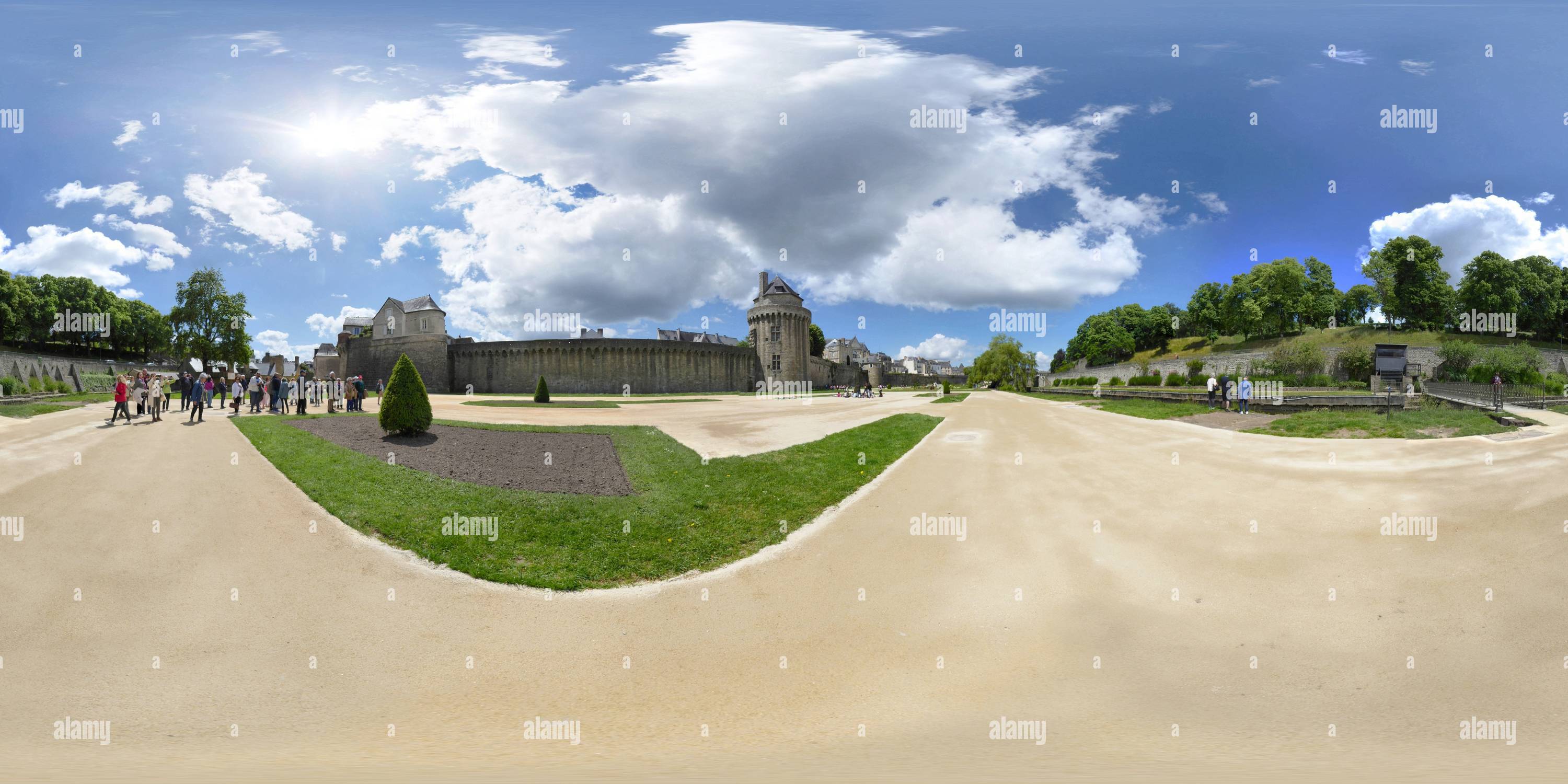 360 Grad Panorama Ansicht von Burggärten von Vannes