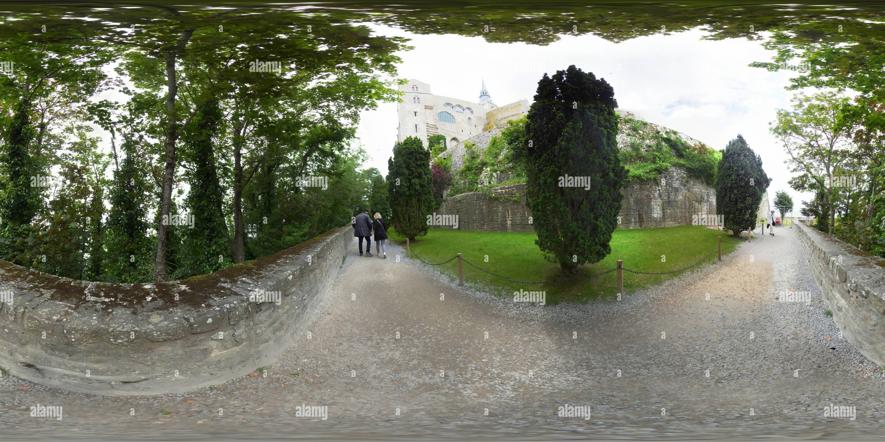 360 Grad Panorama Ansicht von Mont Saint-Michel-Gärten