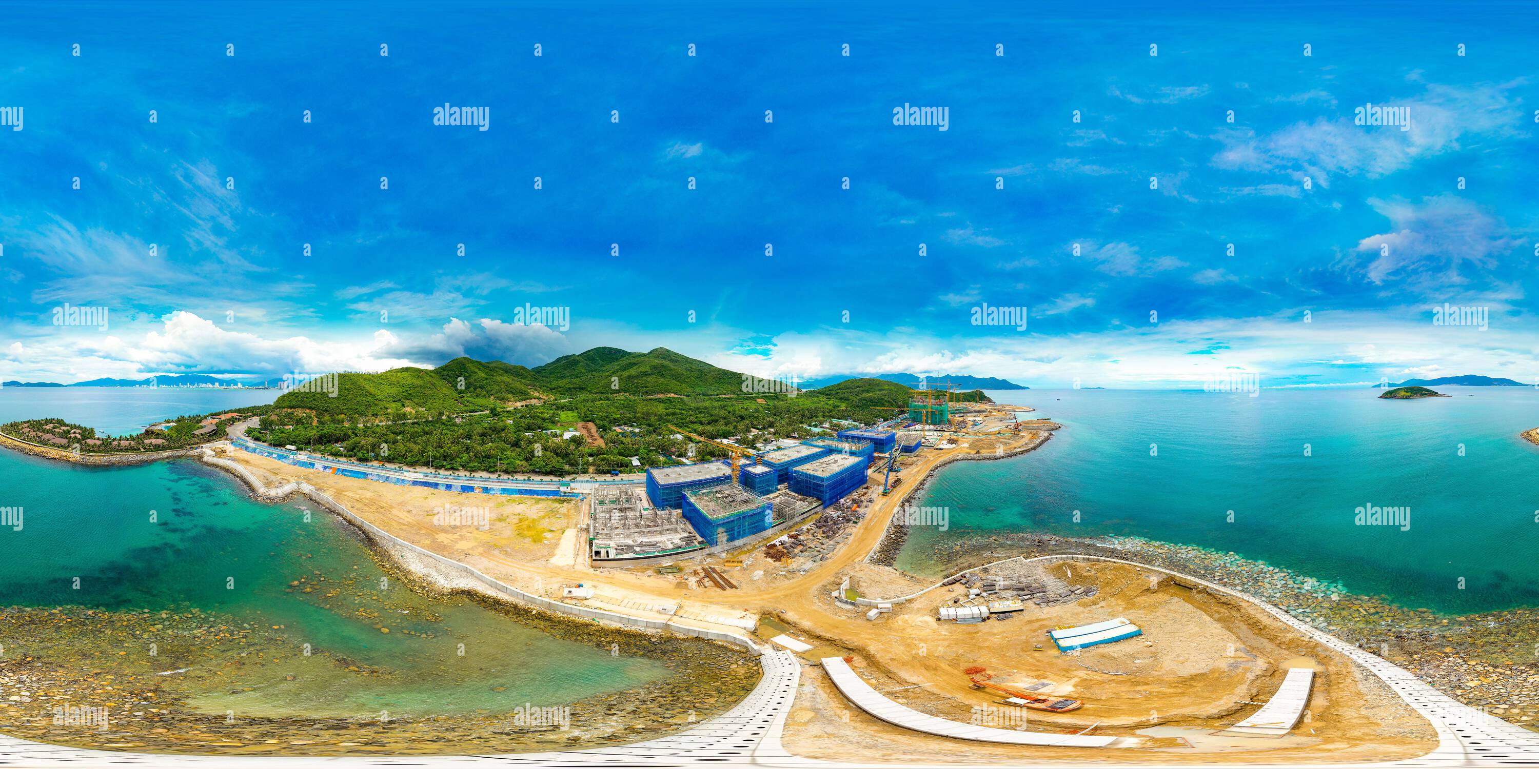 360 Grad Panorama Ansicht von 360-Grad-Panorama: : Fantastischer Blick aus der Luft auf Nha Trang City, Vietnam.