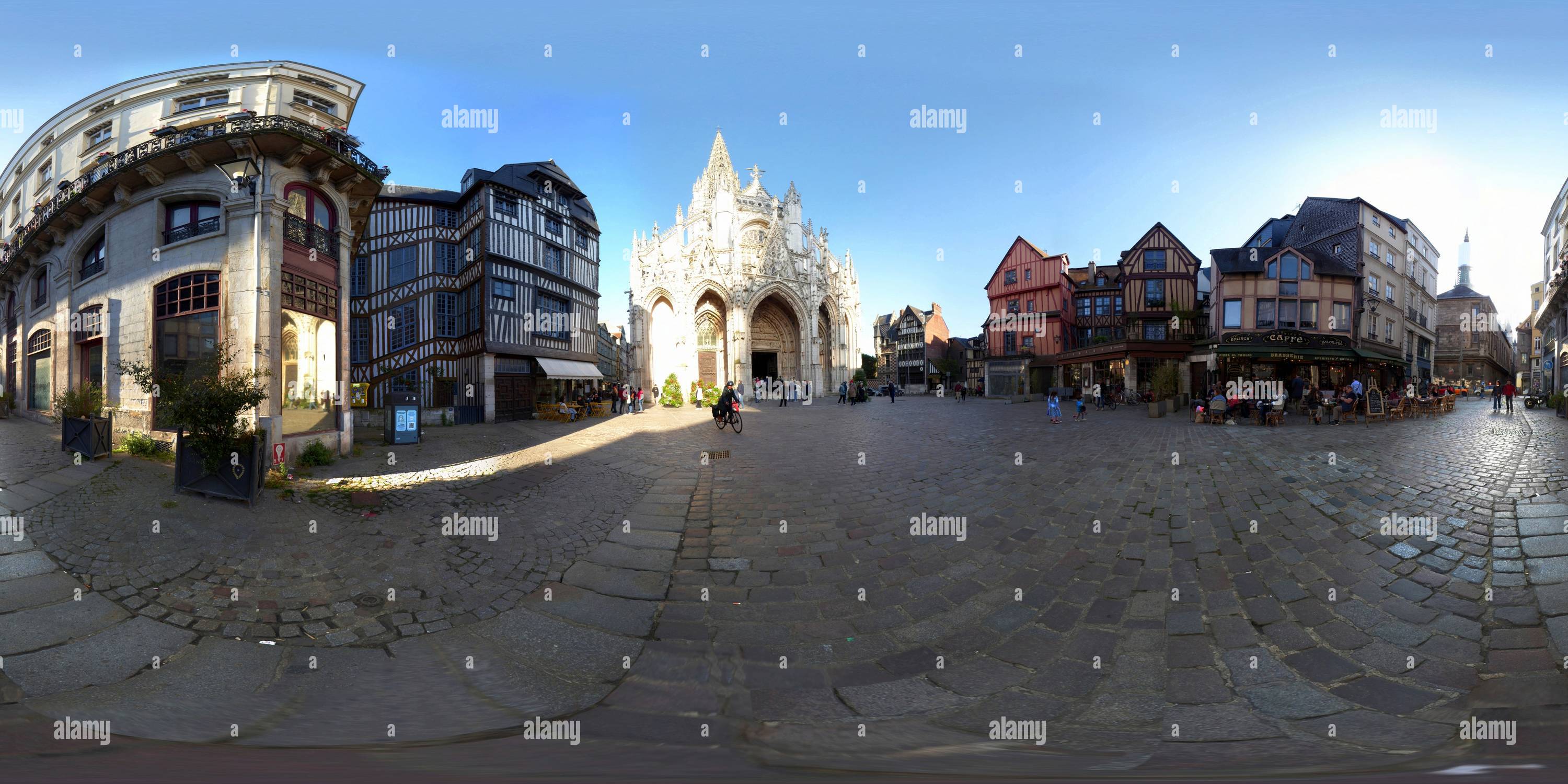 360 Grad Panorama Ansicht von Vor der Kirche saint-Maclou