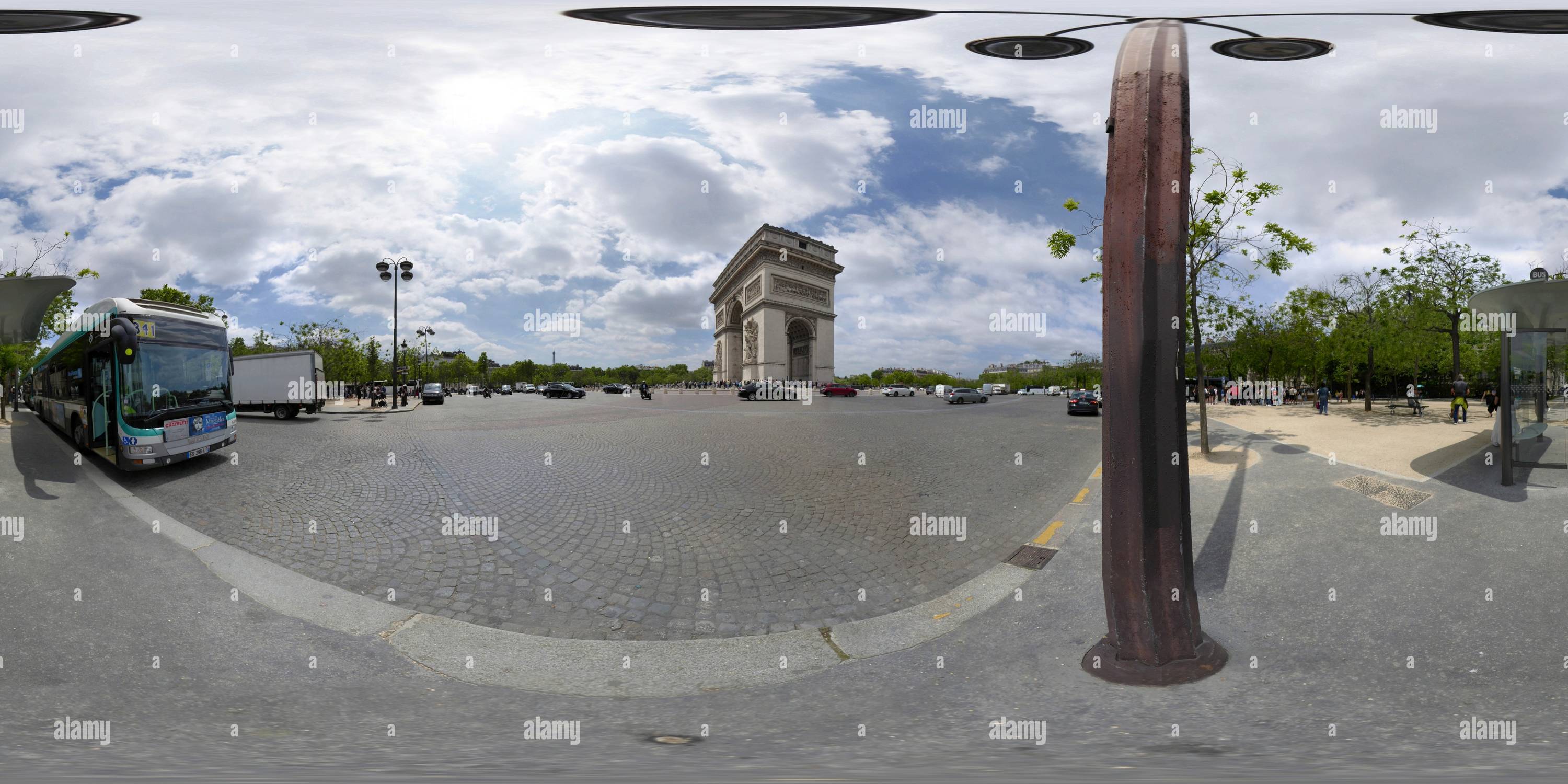 360 Grad Panorama Ansicht von Arc de Triomphe Paris 2024