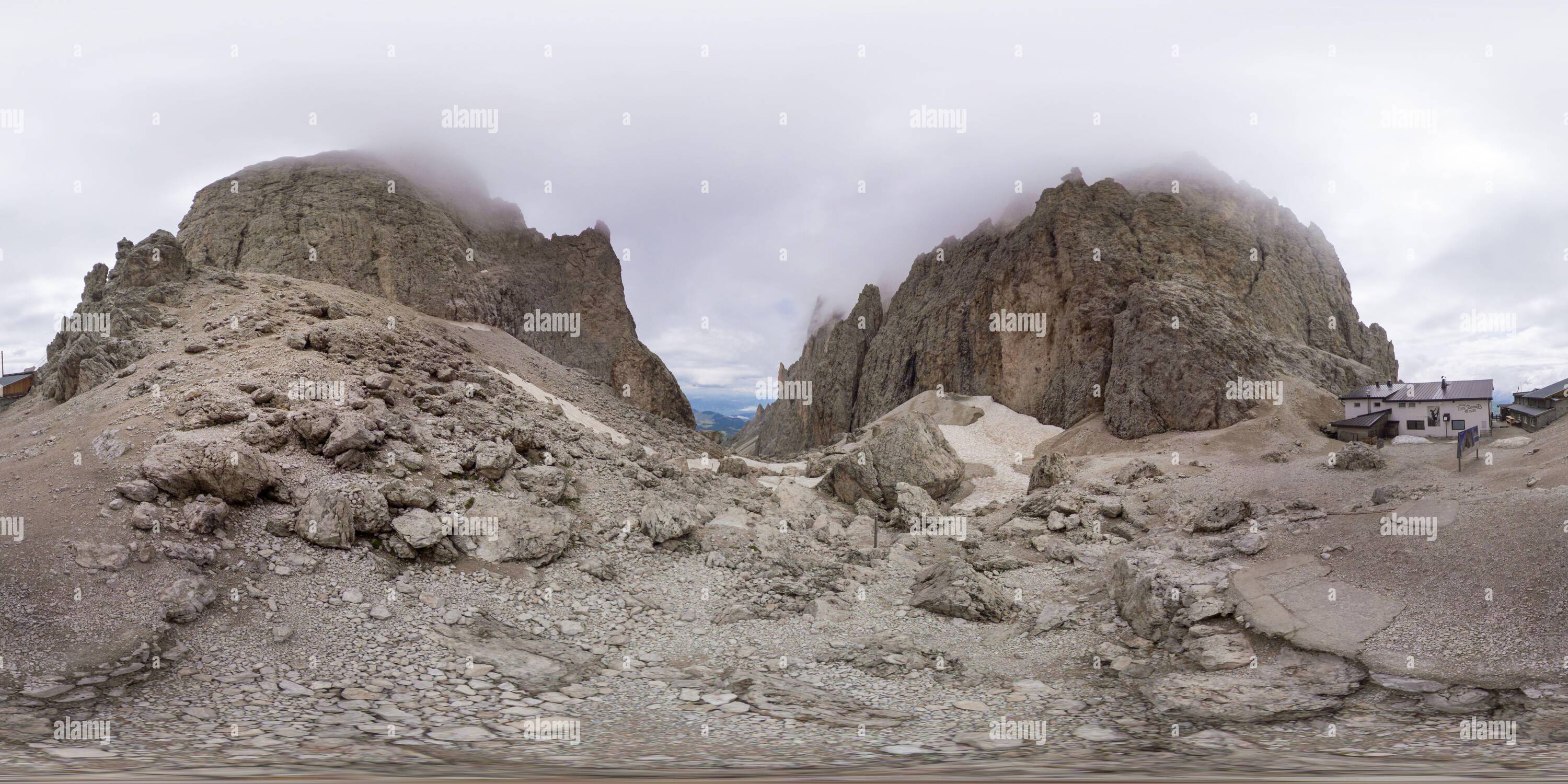 360 Grad Panorama Ansicht von Forcella Sassolungo - Val di Fassa - Italien - 360-Grad-Foto