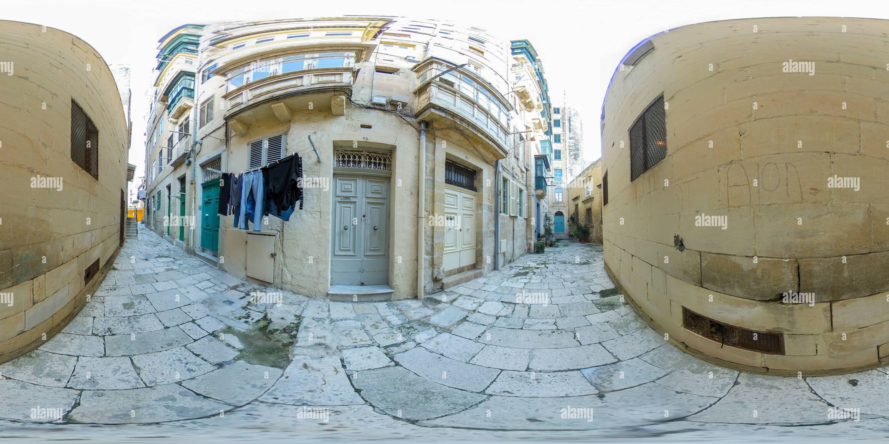 360 Grad Panorama Ansicht von Mandragg Street in Valletta, Malta - 360° Panorama