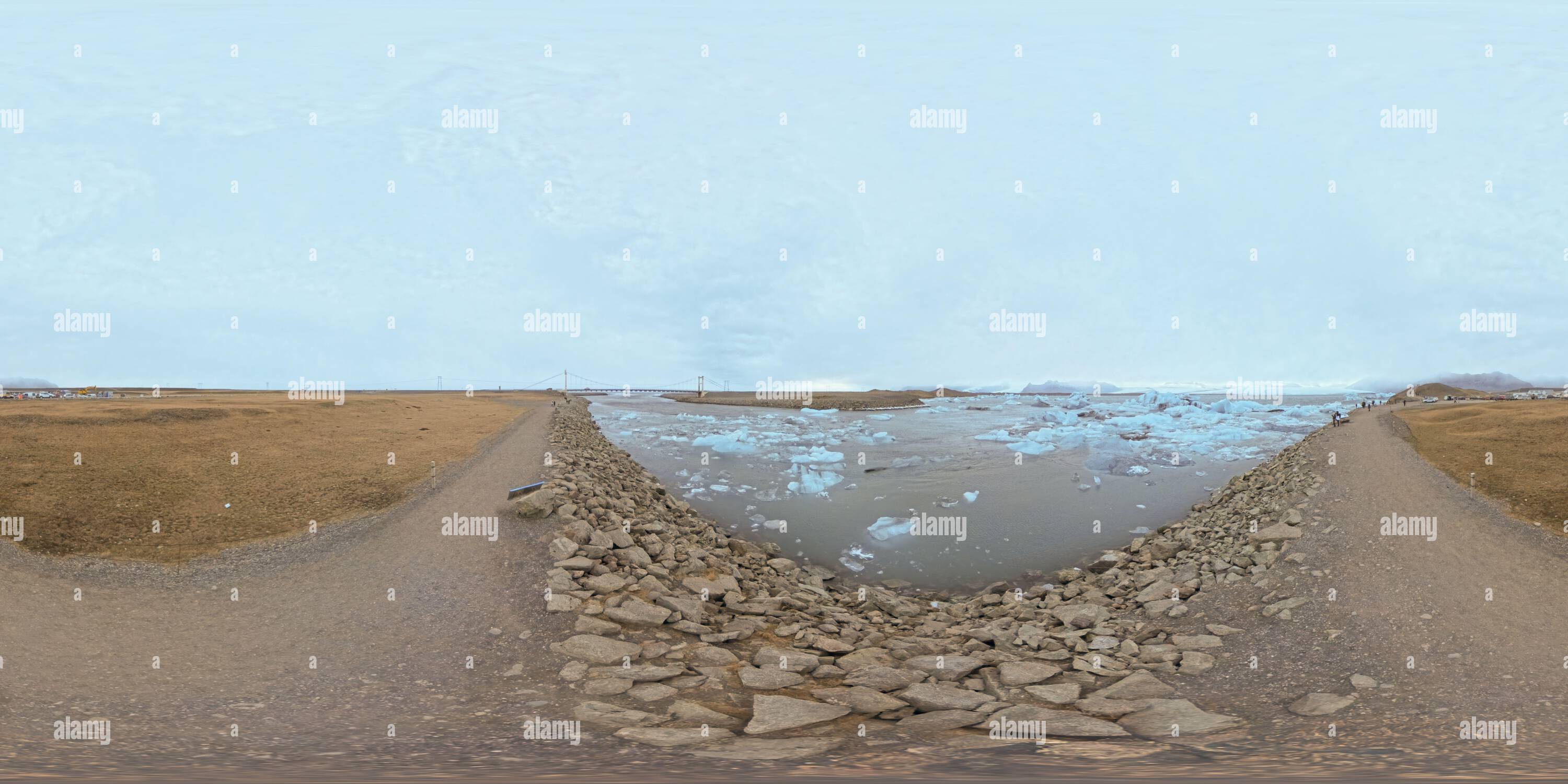 360 Grad Panorama Ansicht von 360 äquirechteckiger Fotosee Jokulsarlon und Diamond Beach Island 2024