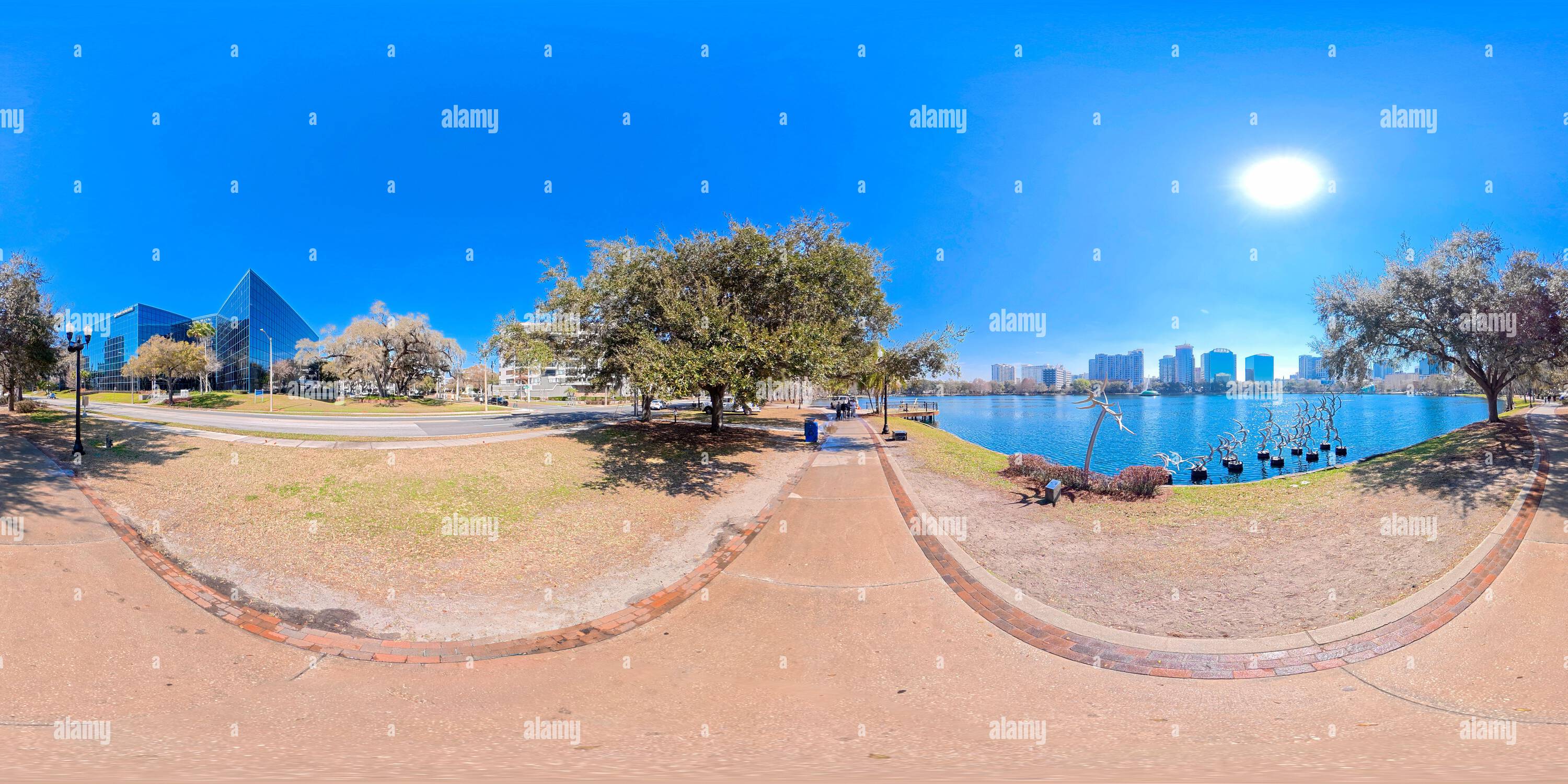 360 Grad Panorama Ansicht von Orlando, FL, USA - 25. Februar 2026: Lake Eola Orlando Florida. 360 gleicheckiges Foto