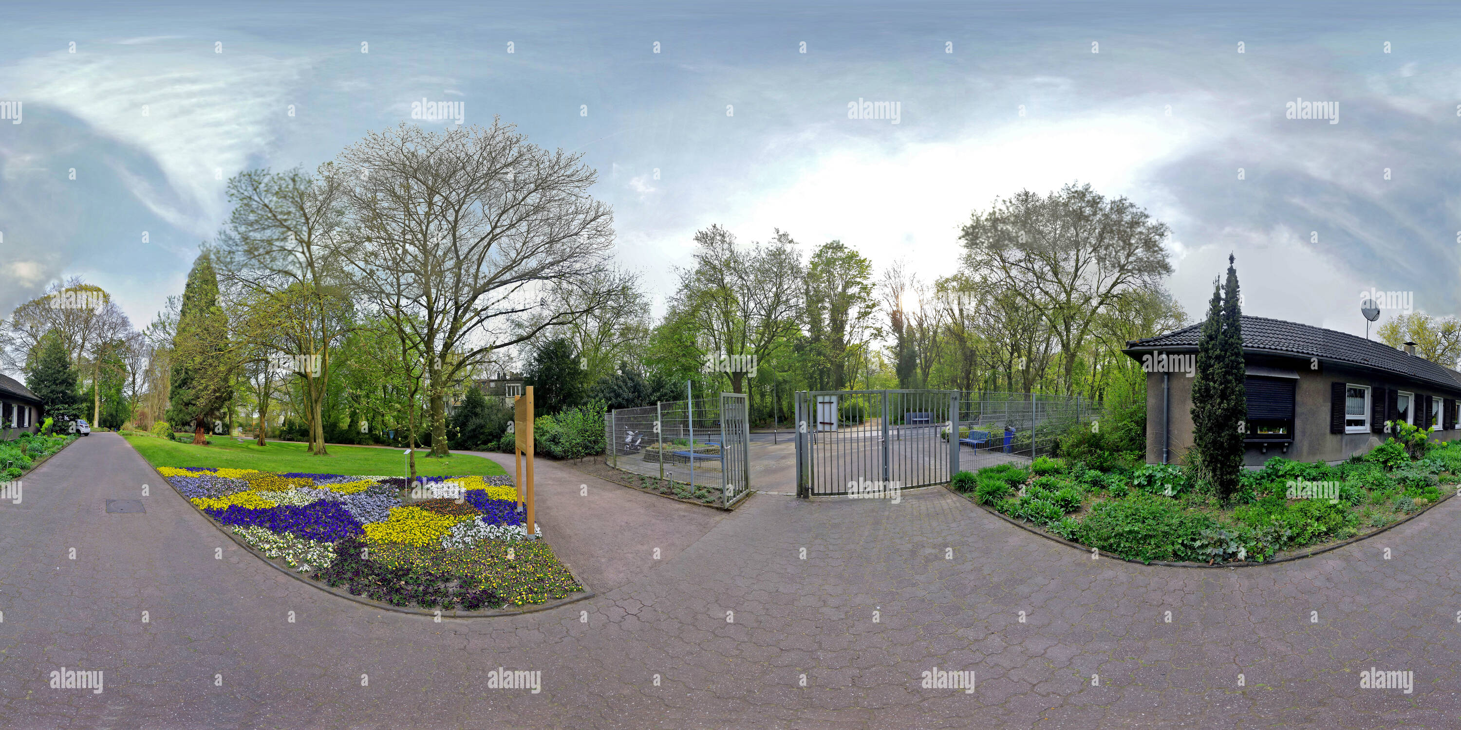 360 Ansicht Von Eingang Botanischer Garten Hamborn 221805694 Alamy