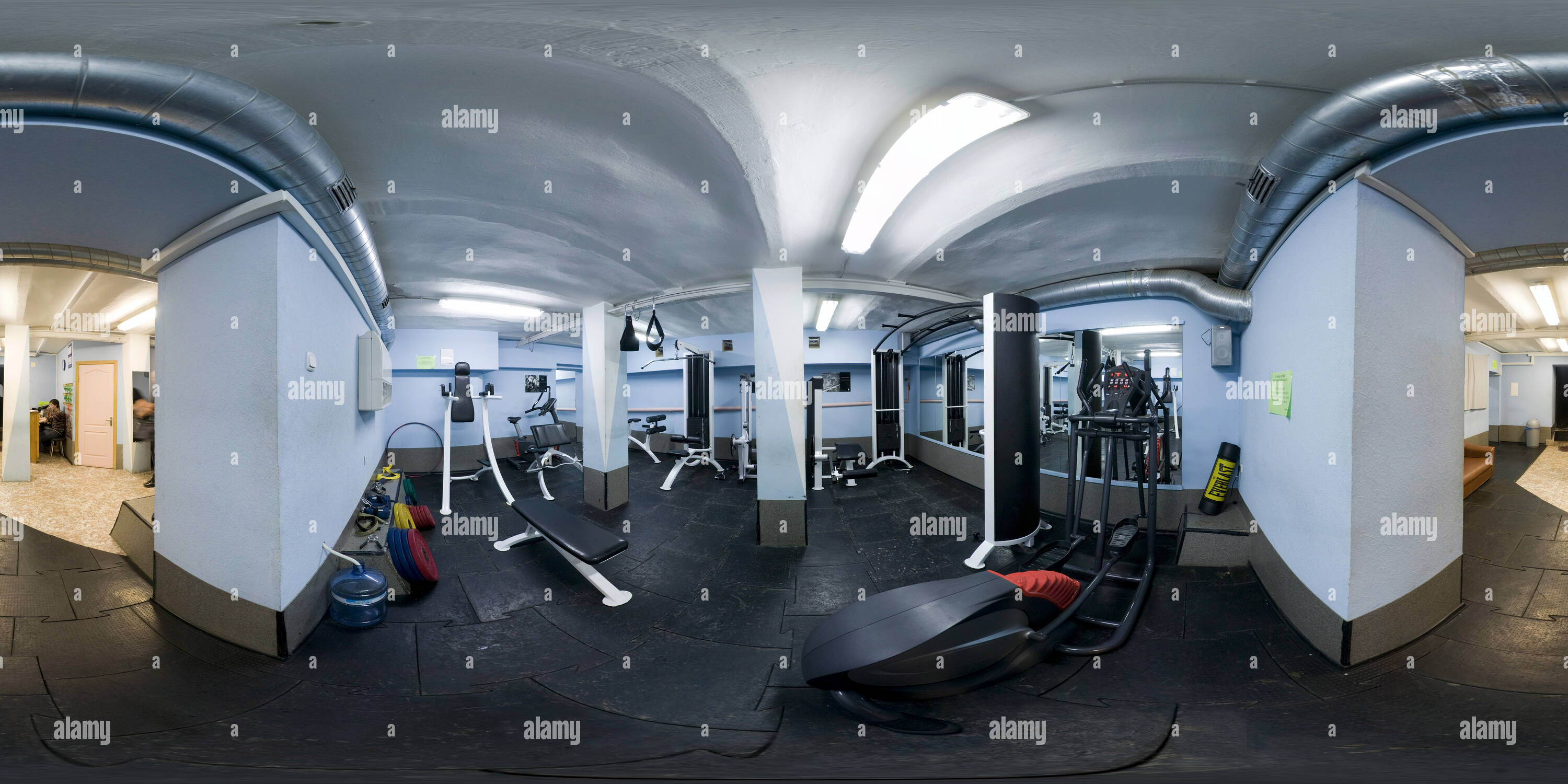 360 Grad Panorama Ansicht von Leon's Gym Fitnessstudio, wo ich spill Literweise Schweiß