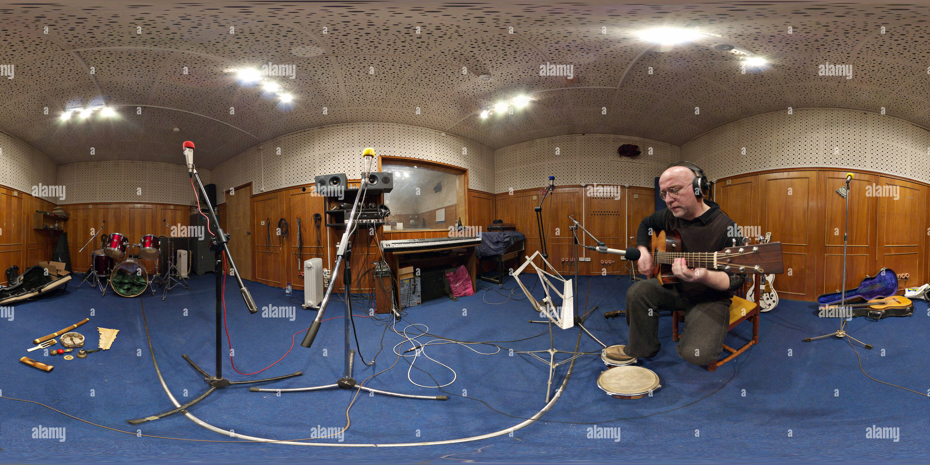 360 Grad Panorama Ansicht von VinylTime Sound Recording Studio