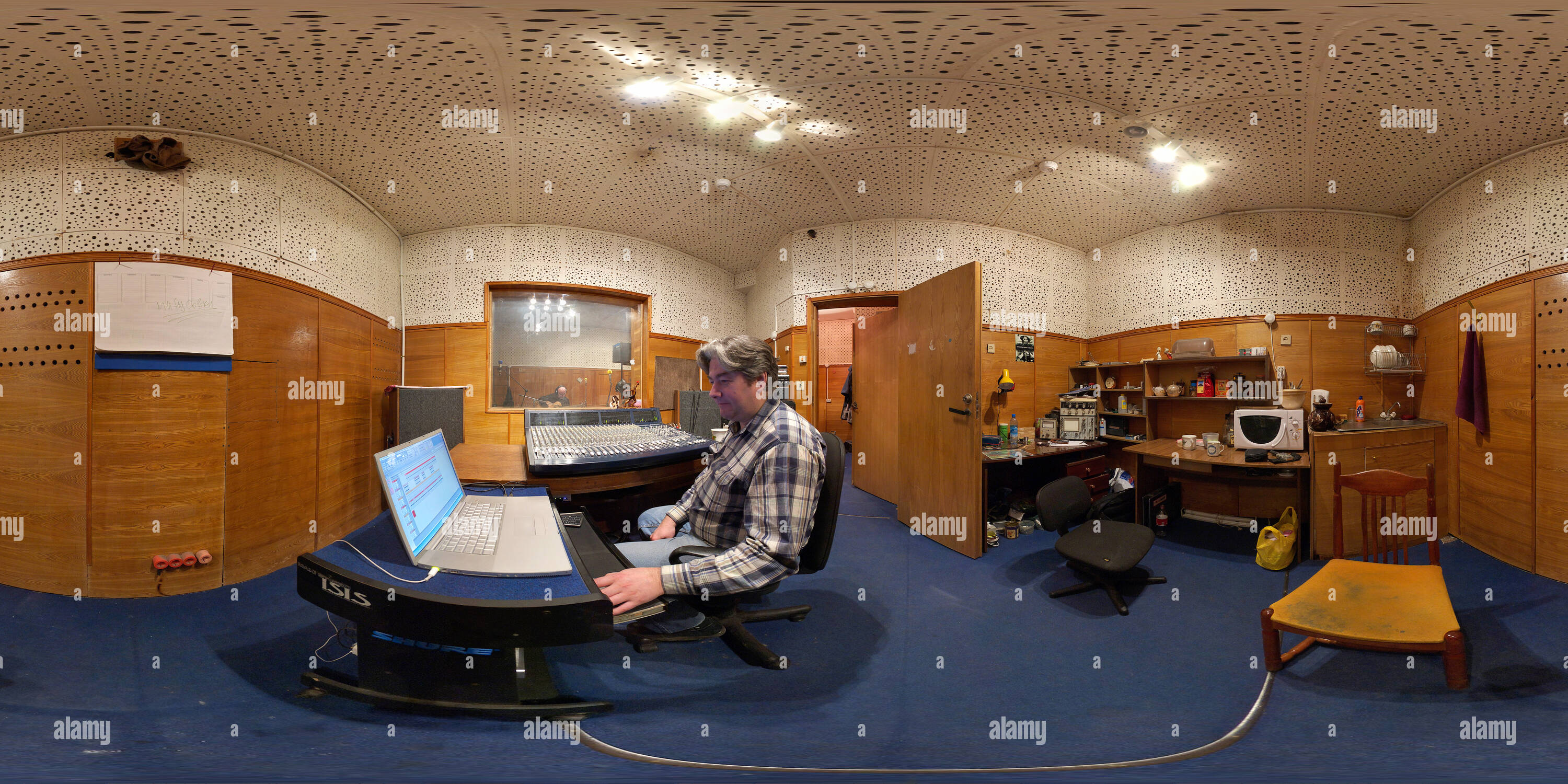 360 Grad Panorama Ansicht von VinylTime Sound Recording Studio