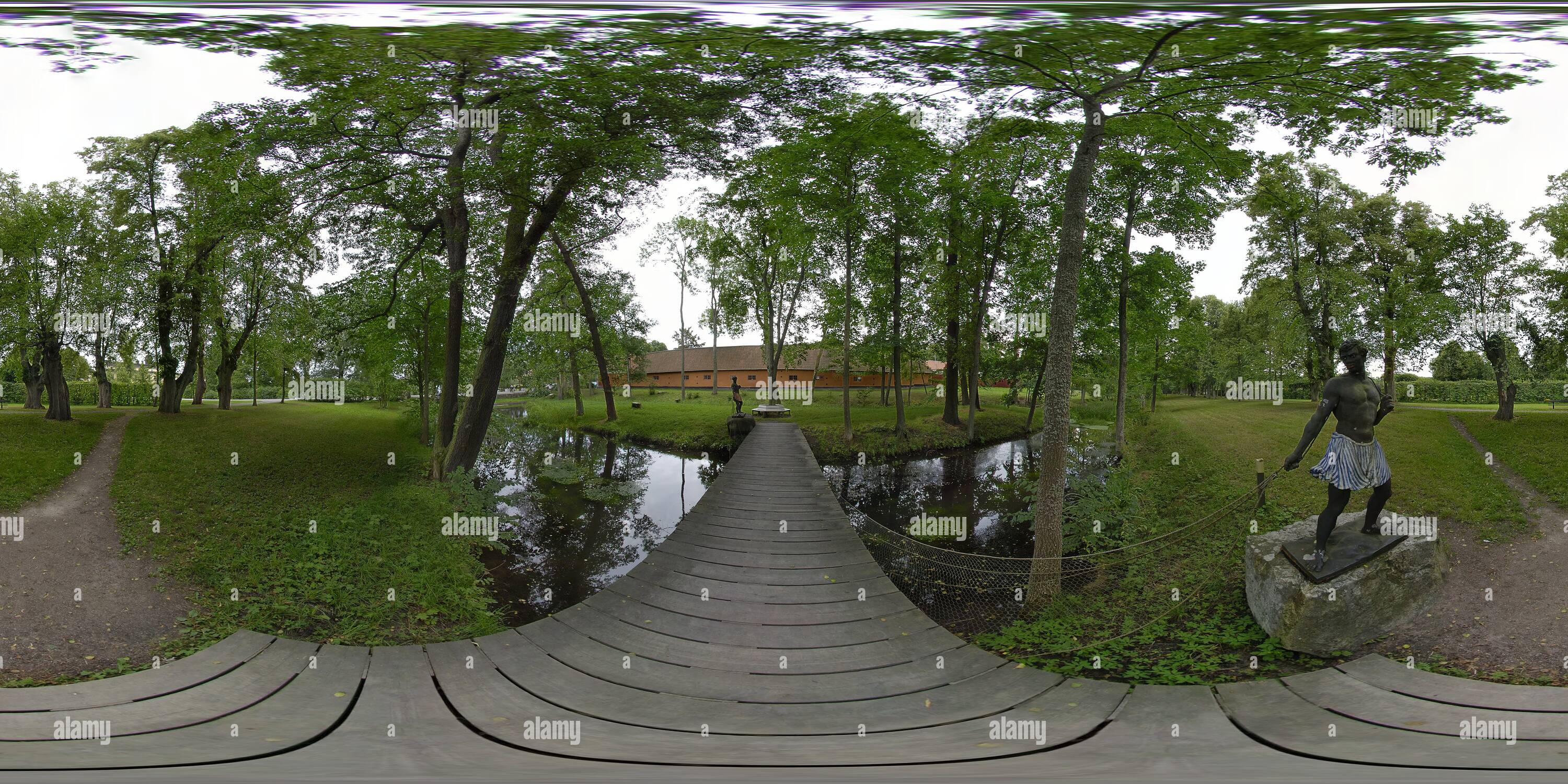 360 Grad Panorama Ansicht von Ulriksdals slott, Park Bridge