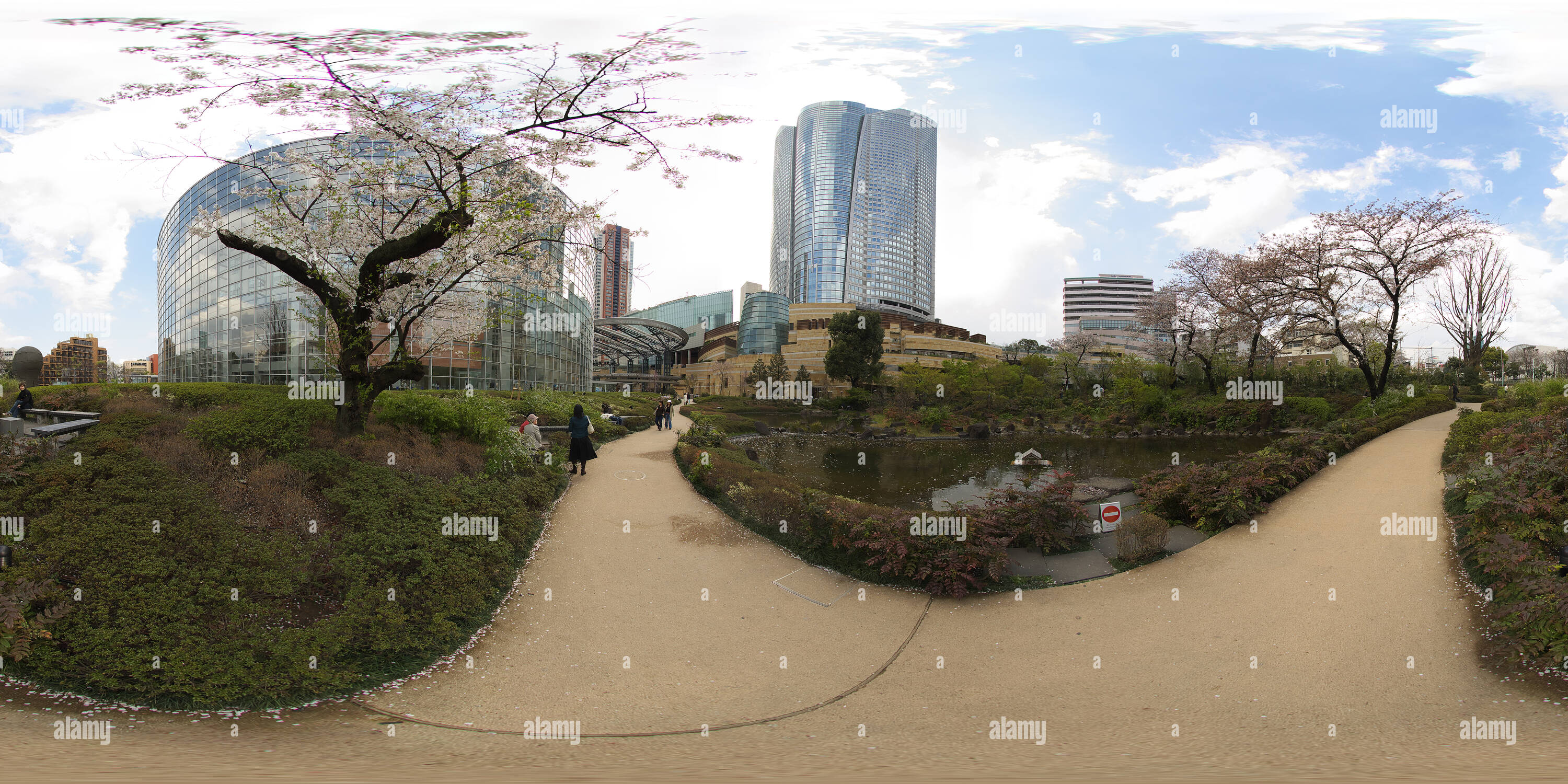 360 Grad Panorama Ansicht von Mouri Garten - Kirschblüten