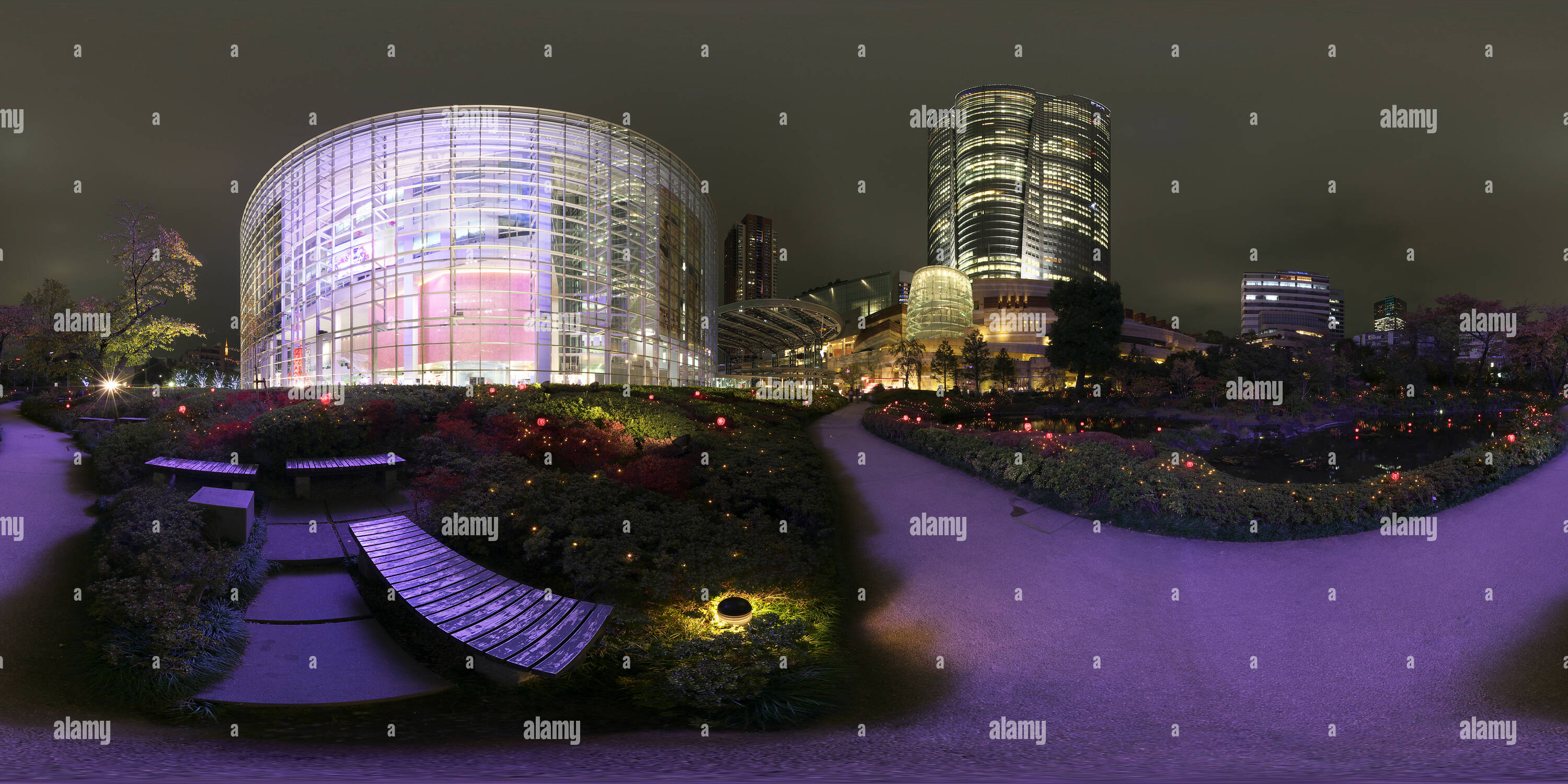 360 Grad Panorama Ansicht von Mouri Garten-Beleuchtung illumion