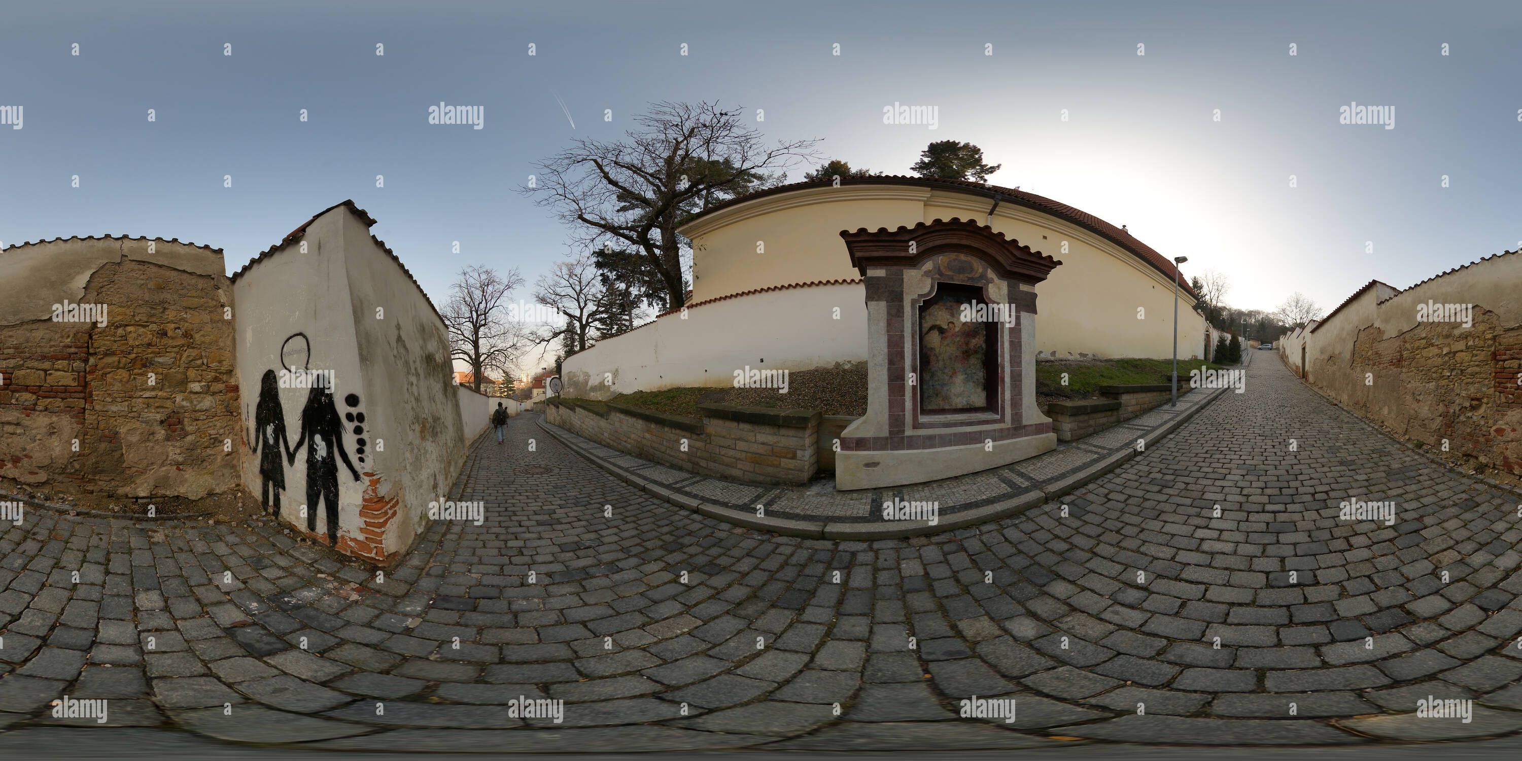 360 Grad Panorama Ansicht von Vlasska Street - 2