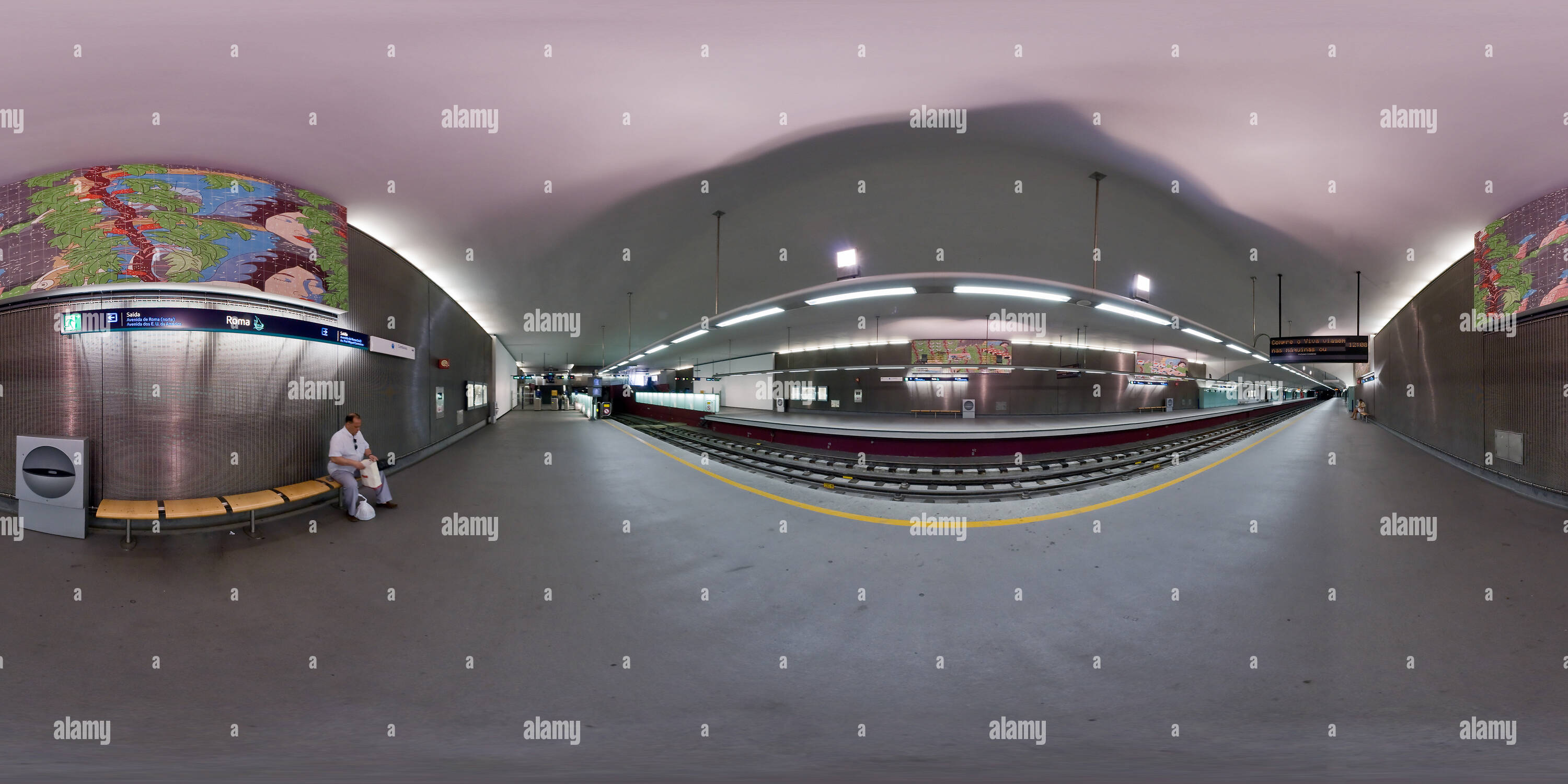 360 Grad Panorama Ansicht von U-Bahn Station Roma Lisboa