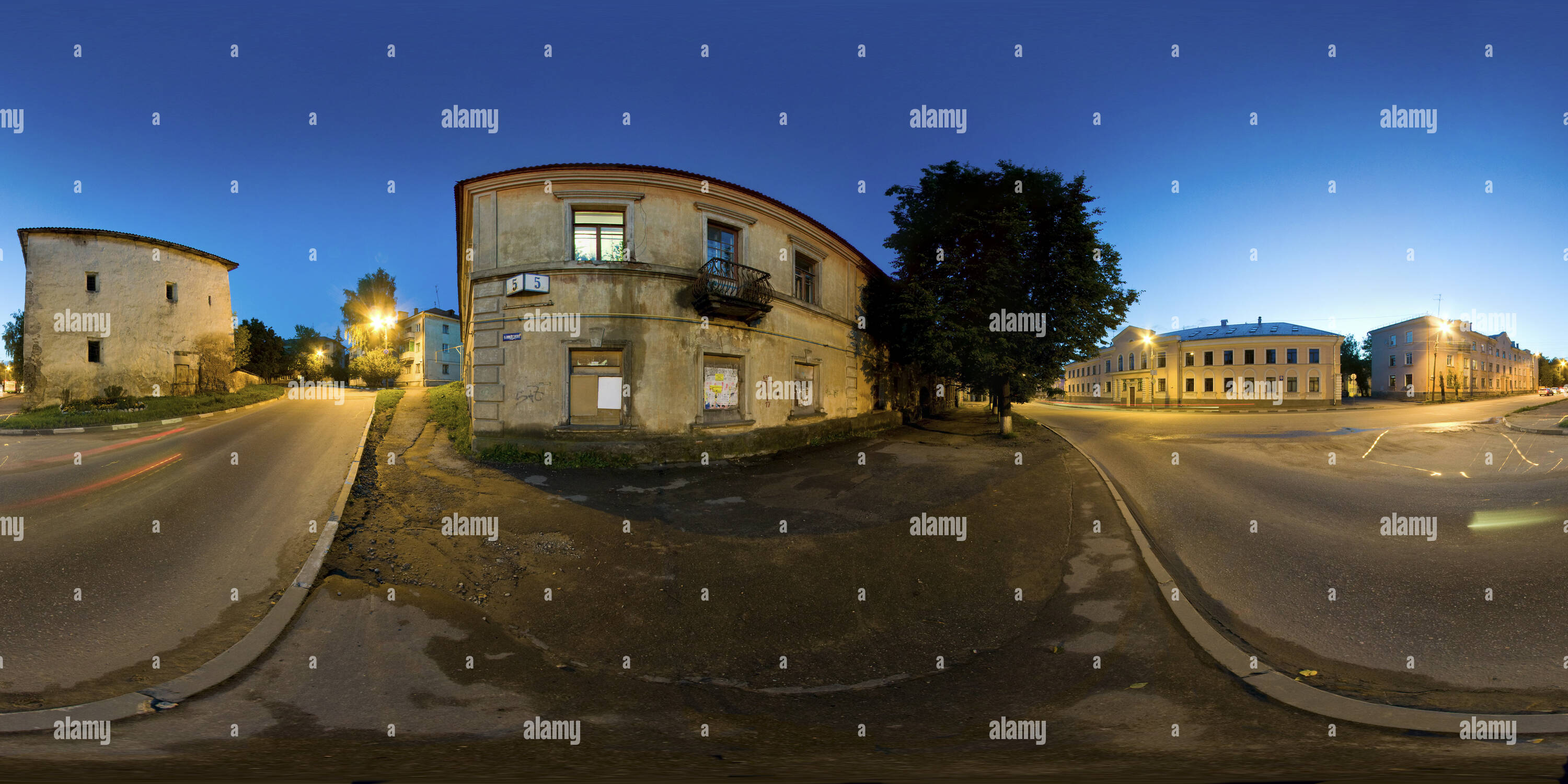 360 Grad Panorama Ansicht von Nacht-Straße.