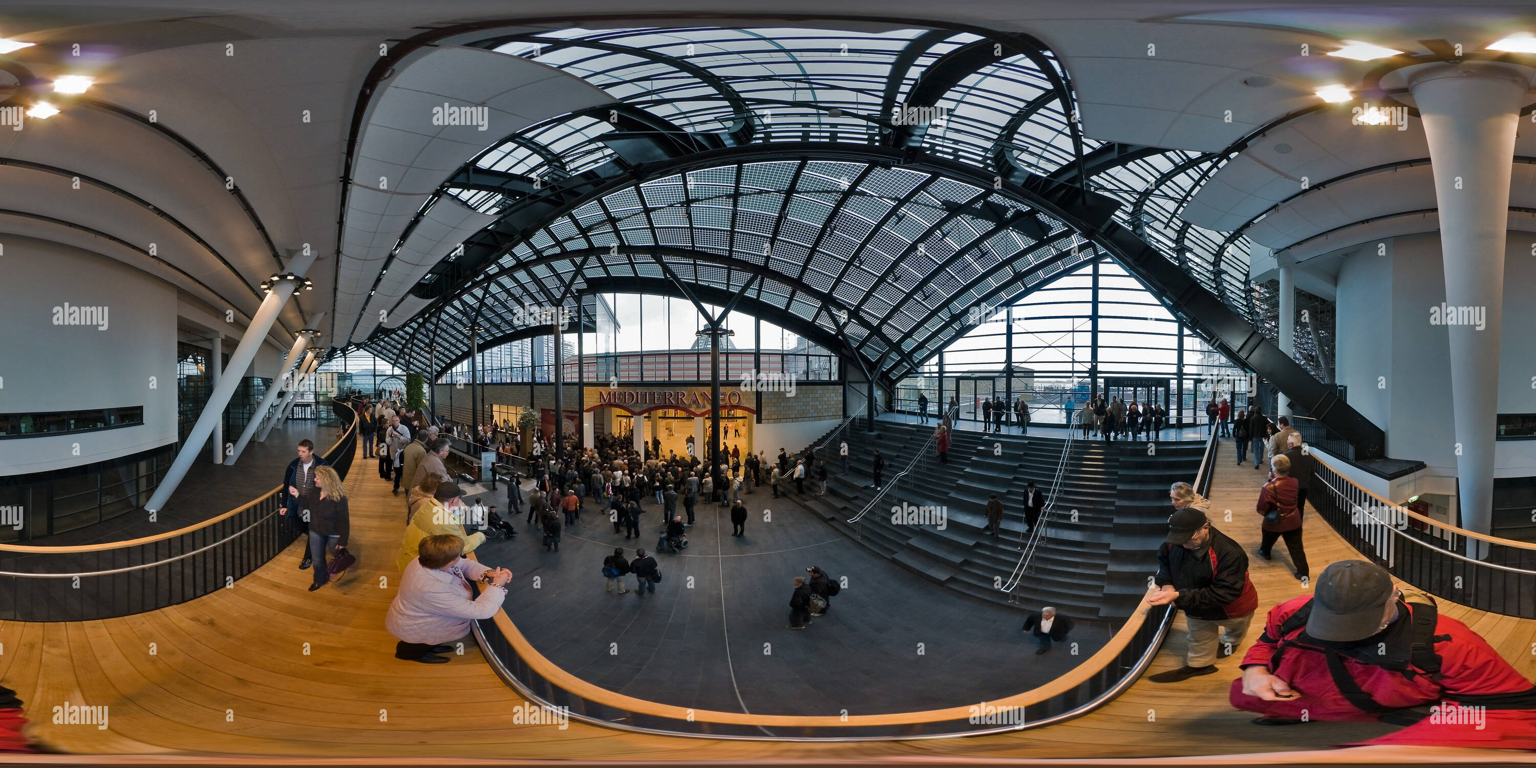 360 Grad Panorama Ansicht von Eingang zum Einkaufszentrum Mediterraneo Bremerhaven