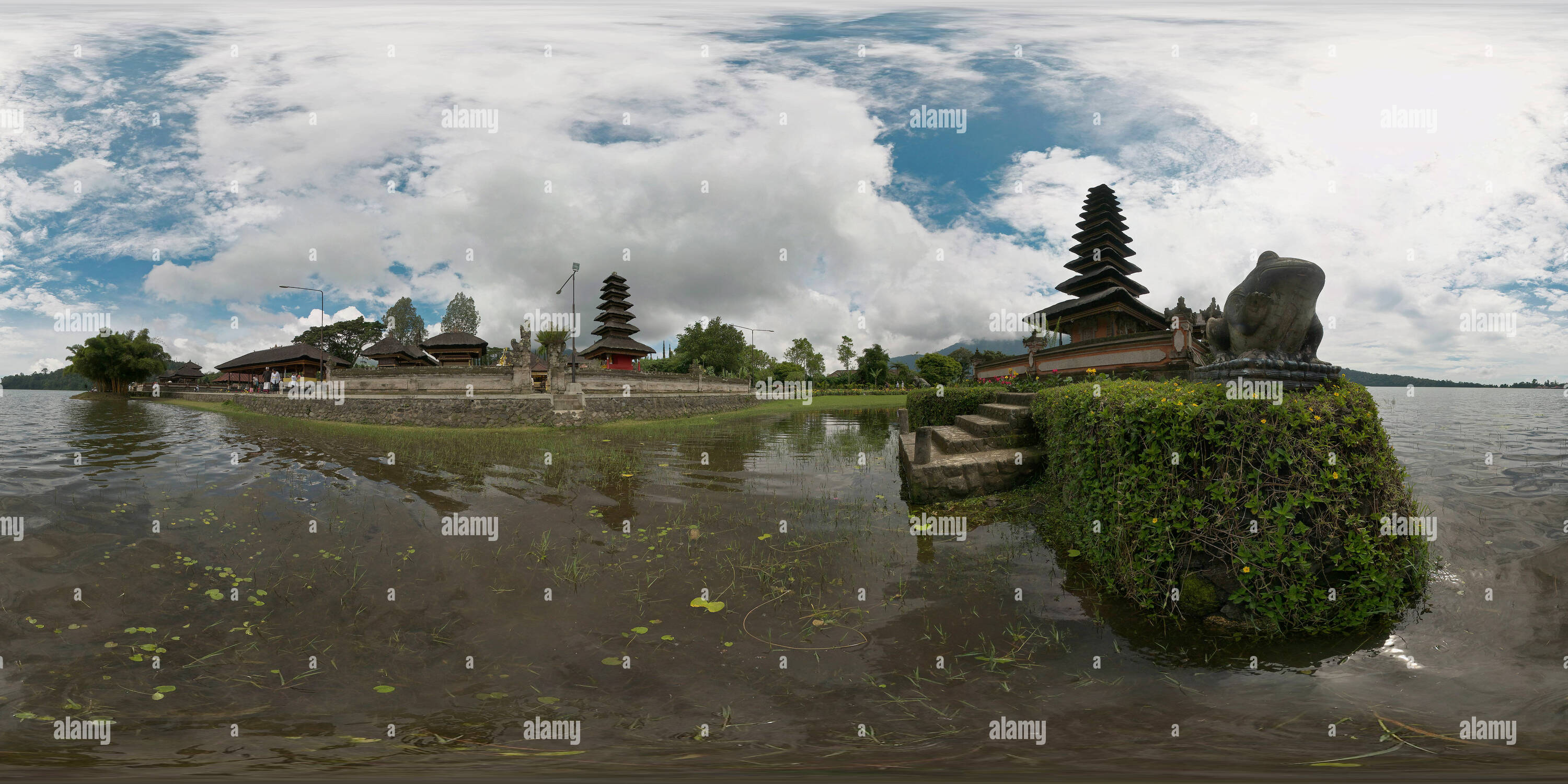 360 Grad Panorama Ansicht von Pura Ulun-Danu Tempel auf dem Lake Bratan