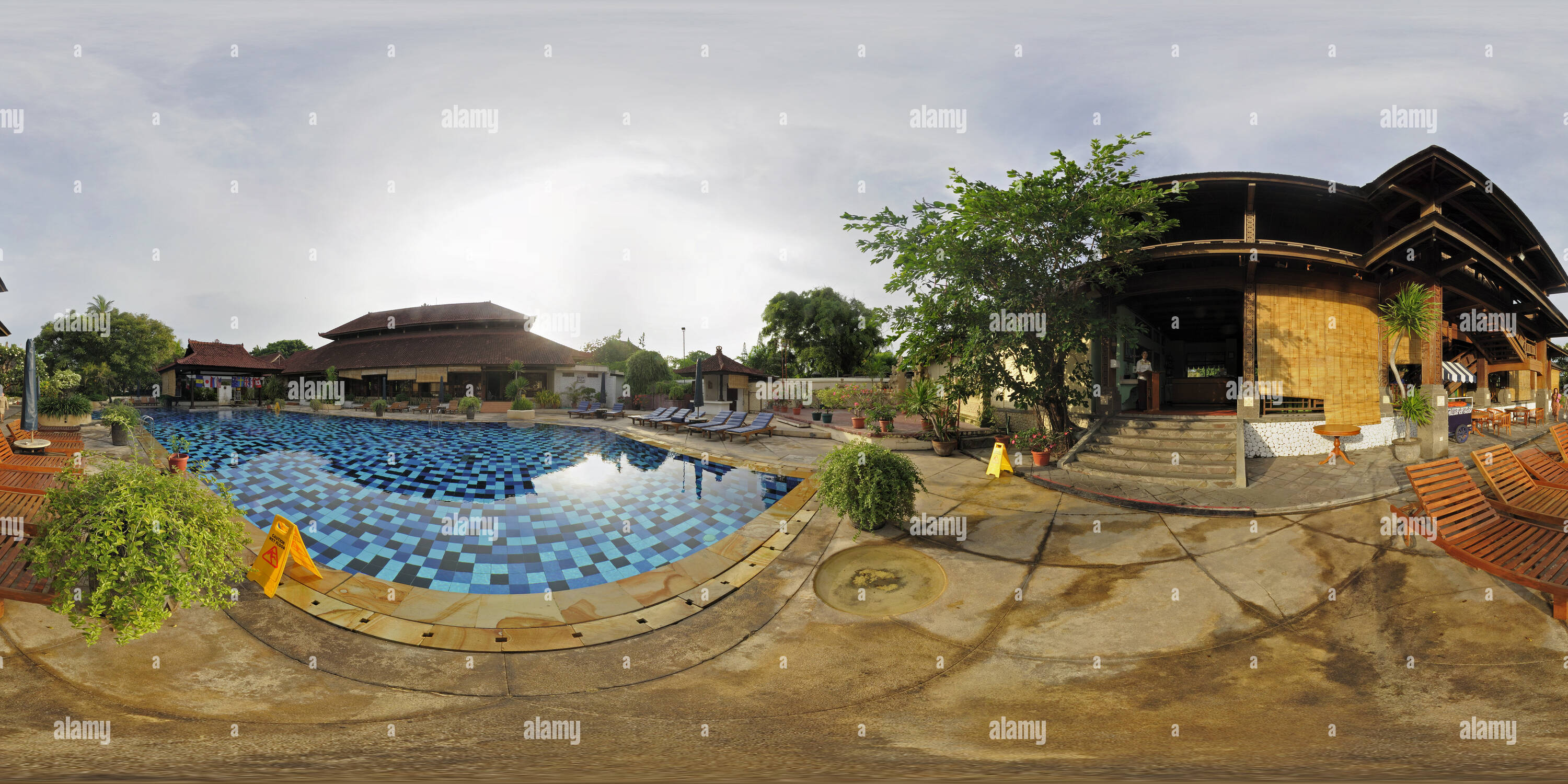 360 Grad Panorama Ansicht von Der Pool von großer Istana Rama Hotel