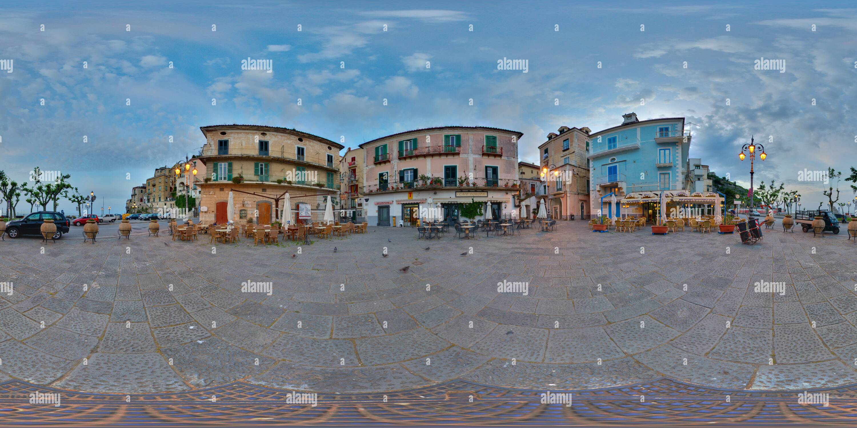 360 Grad Panorama Ansicht von Die zentrale Piazza Minori Italien