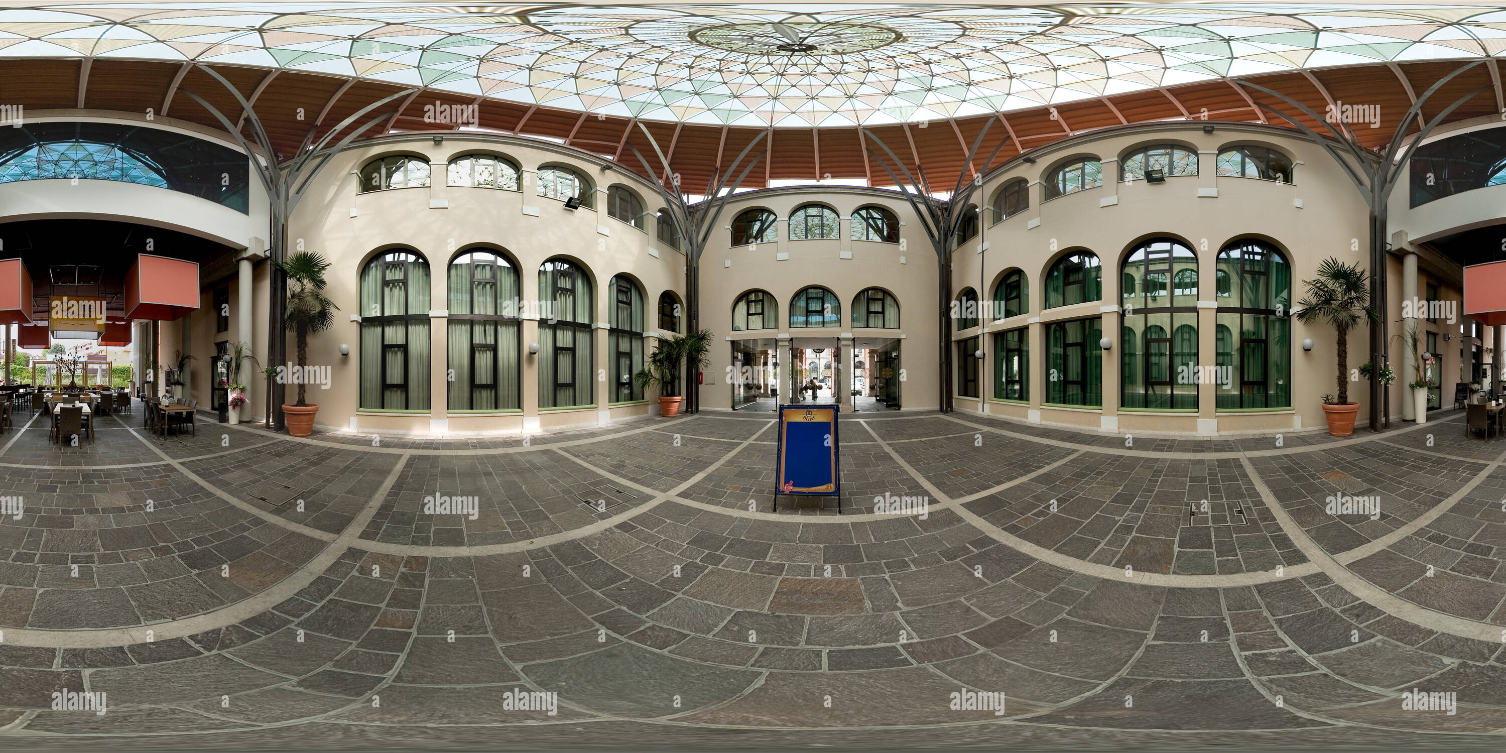 360 Grad Panorama Ansicht von Centro Culturale Leonardo da Vinci