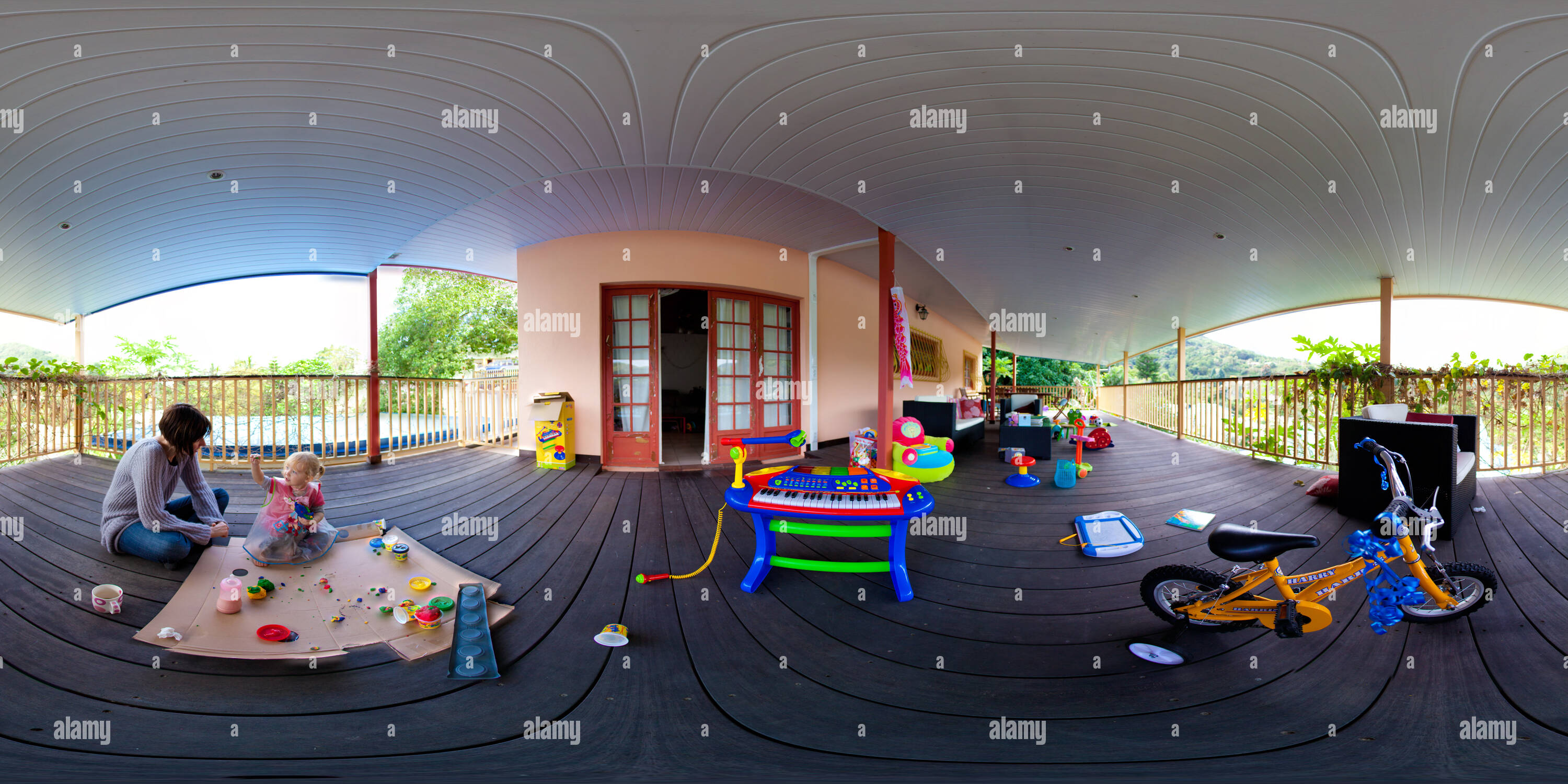 360 Grad Panorama Ansicht von Calista Spielen mit PlayDooh