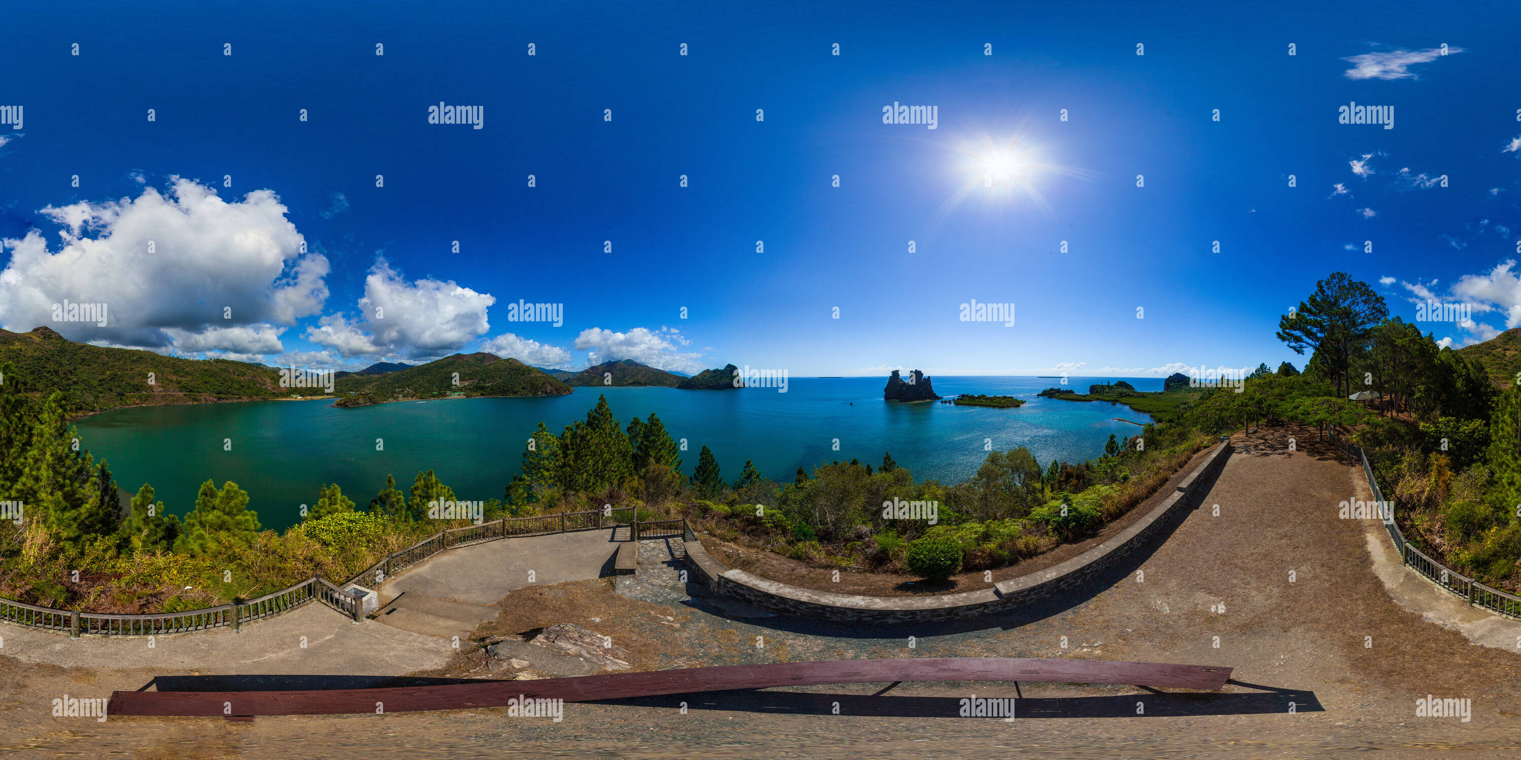 360 Grad Panorama Ansicht von La Poule de Hienghène