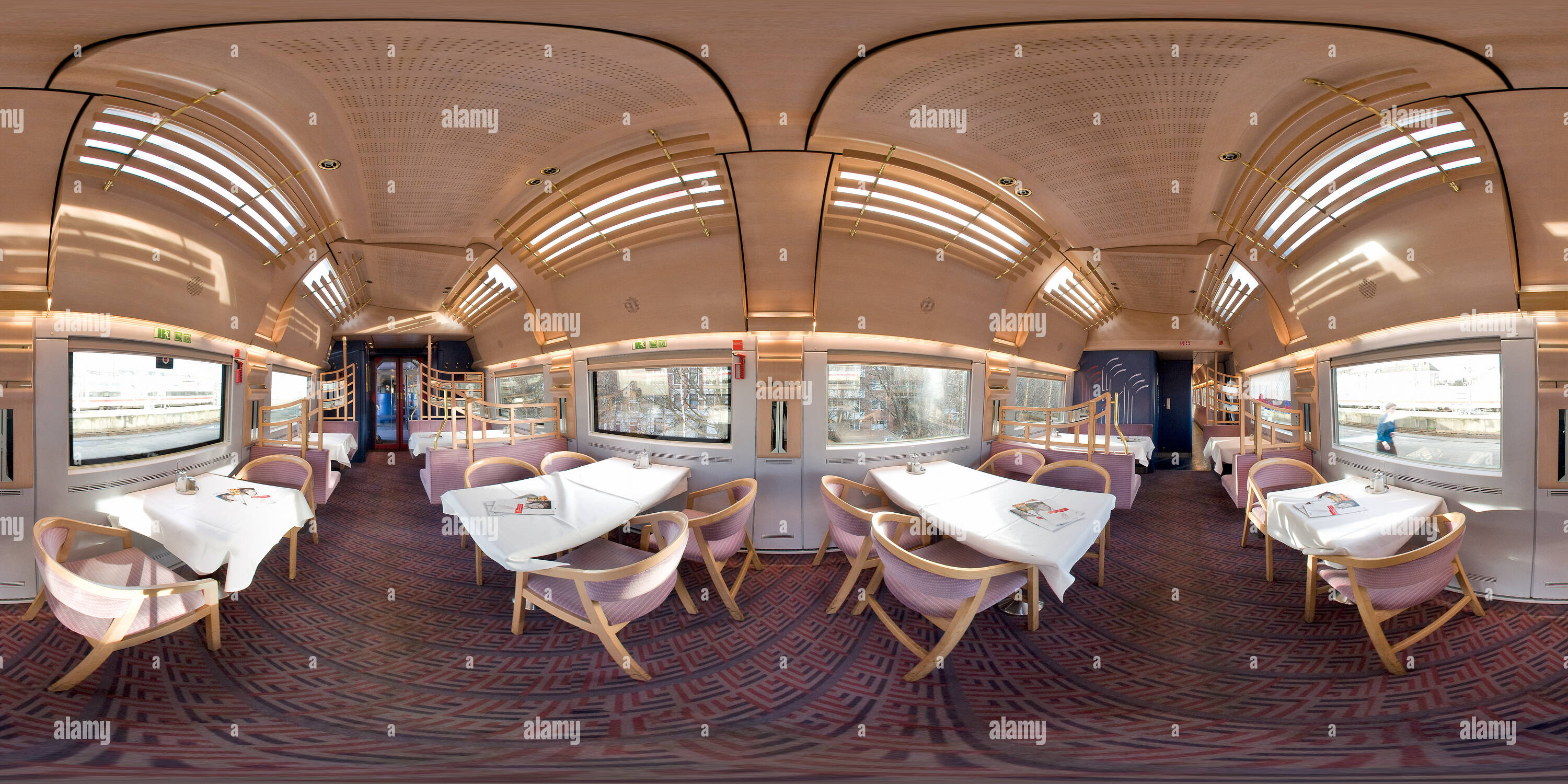 360 Grad Panorama Ansicht von ICE 1 Restaurant original Design