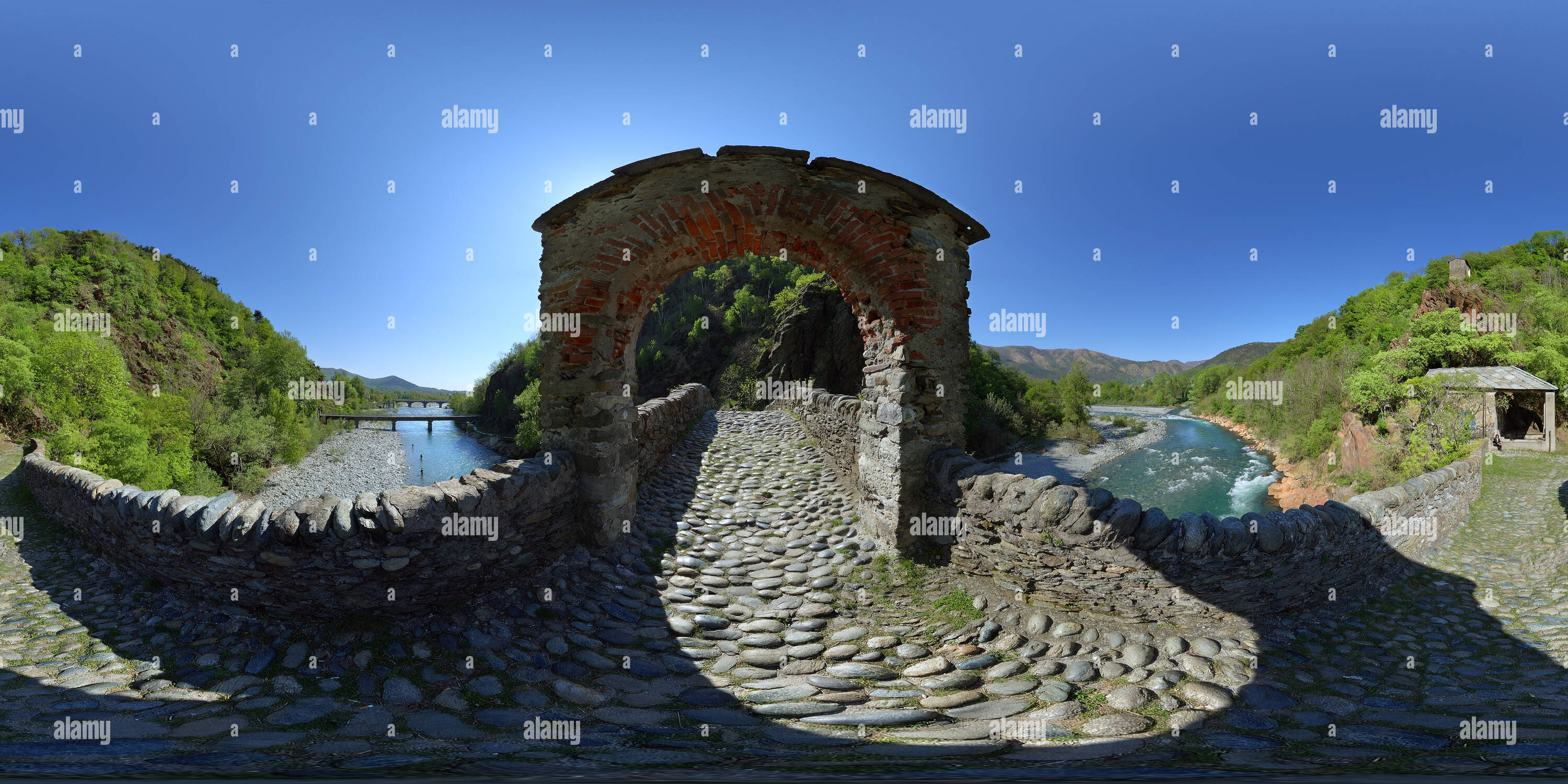 360 Grad Panorama Ansicht von Die Teufelsbrücke, Lanzo (Turin)