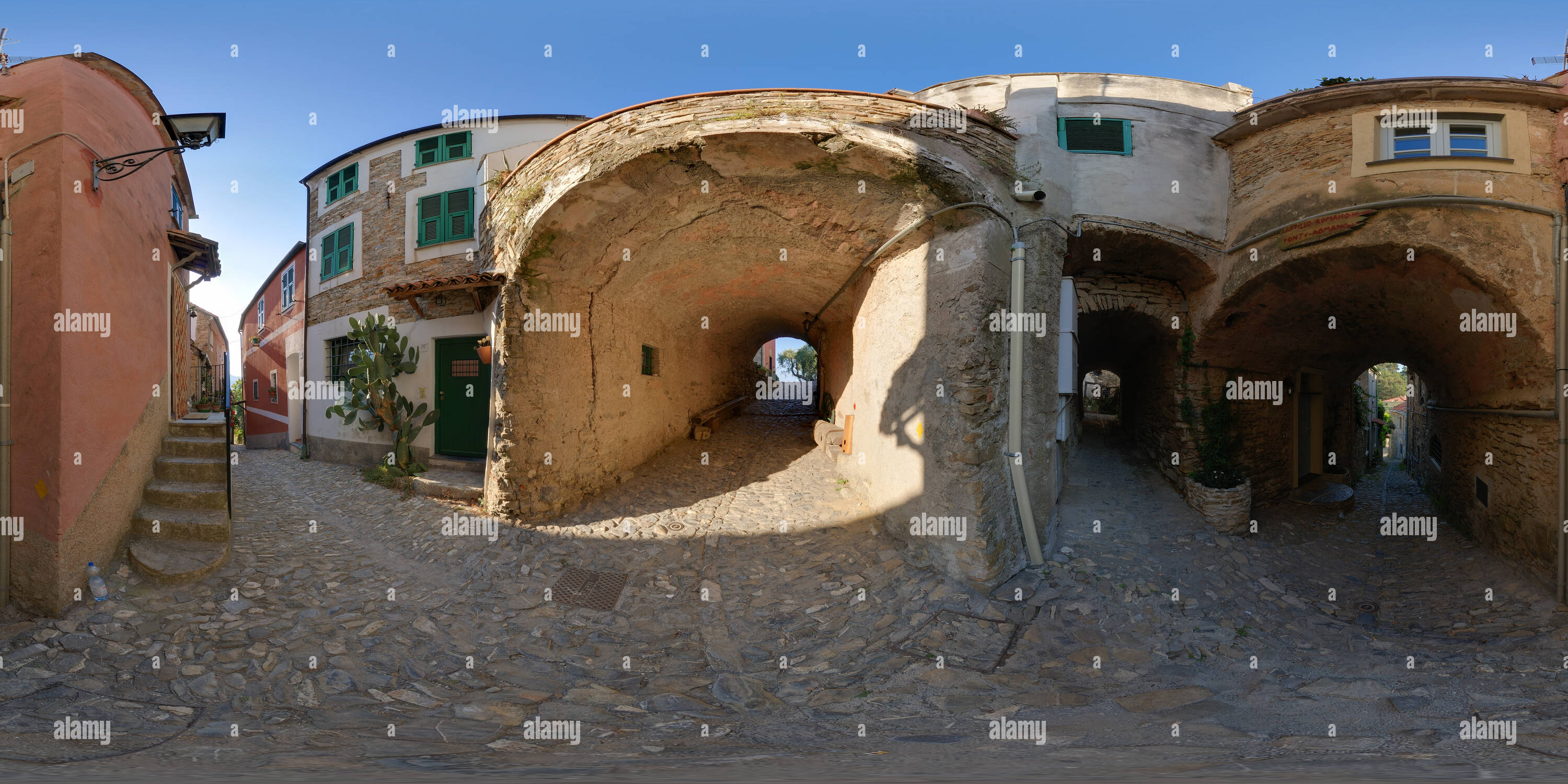 360 Grad Panorama Ansicht von Colla Micheri, caruggi