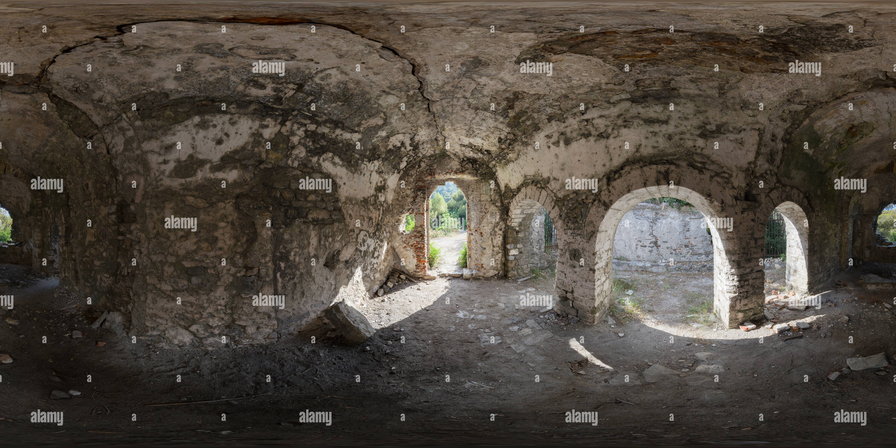 360 Grad Panorama Ansicht von Noli, St. Michael Kirche, mittelschiff