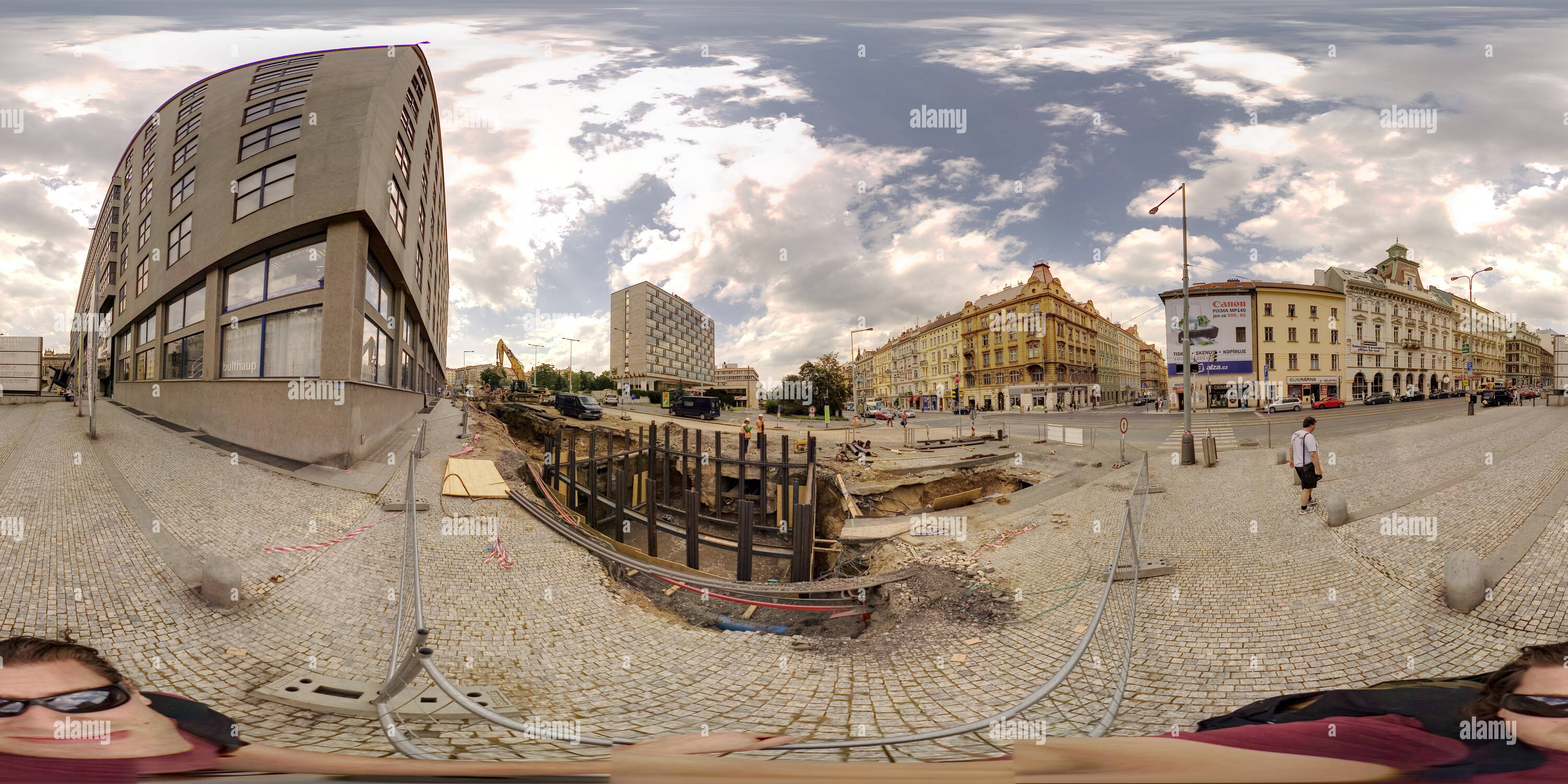 360 Grad Panorama Ansicht von Veletrzni/Dukelskych Hrdinu - Prag Sommer Spaziergang 19.