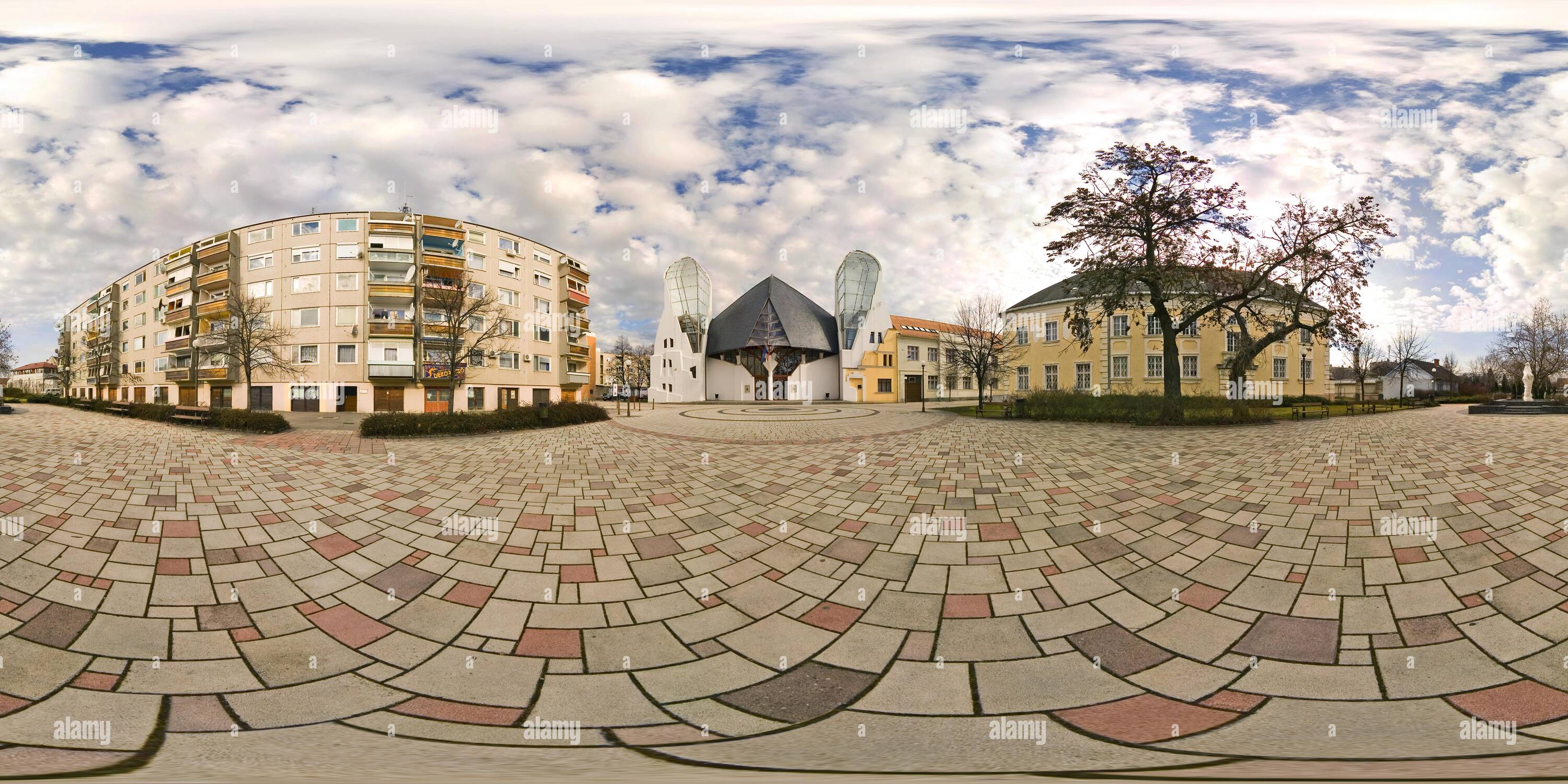 360 Grad Panorama Ansicht von Zwiebel Haus Kulturzentrum (Hagymaház) - Planung Imre Makovecz