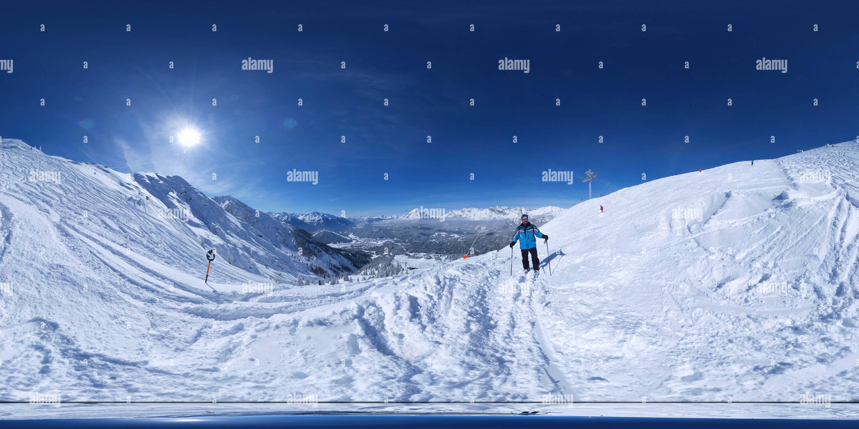 360 Grad Panorama Ansicht von Skifahren auf der Rosshütte