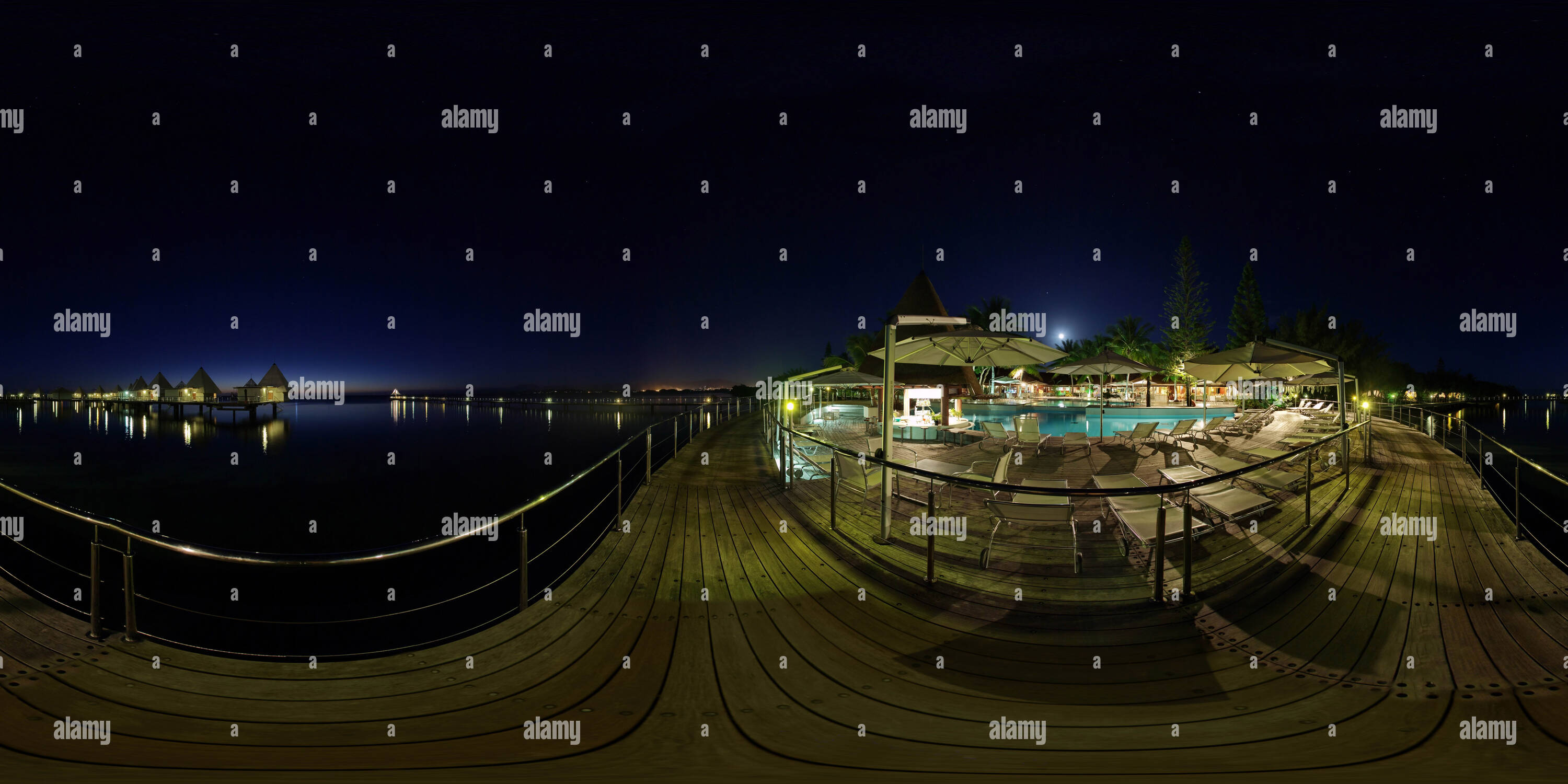 360 Grad Panorama Ansicht von L'Escapade Island Resort Noumea Pool bei Nacht