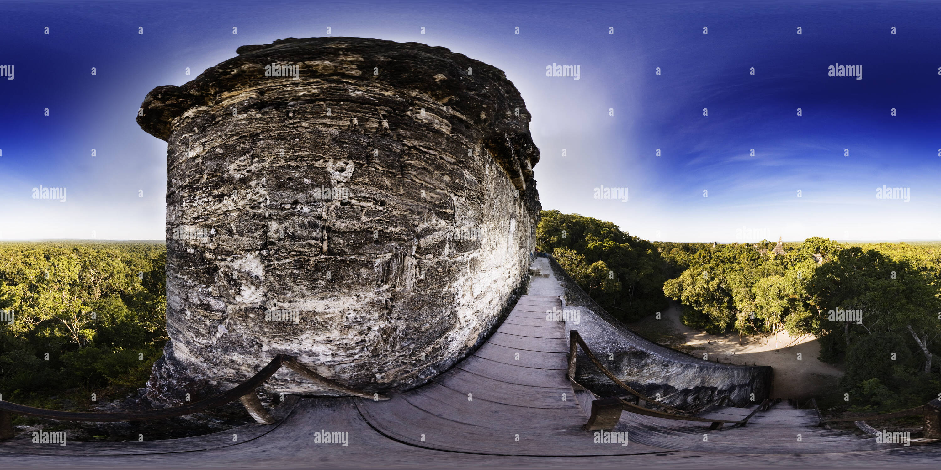 360 Grad Panorama Ansicht von Blick vom Tempel V