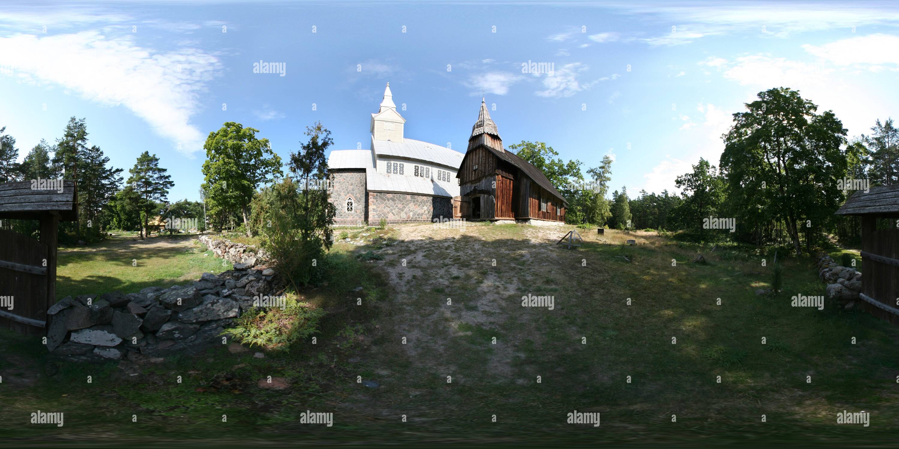 360 Grad Panorama Ansicht von Zwei Kirchen von ruhnu Island, Estland