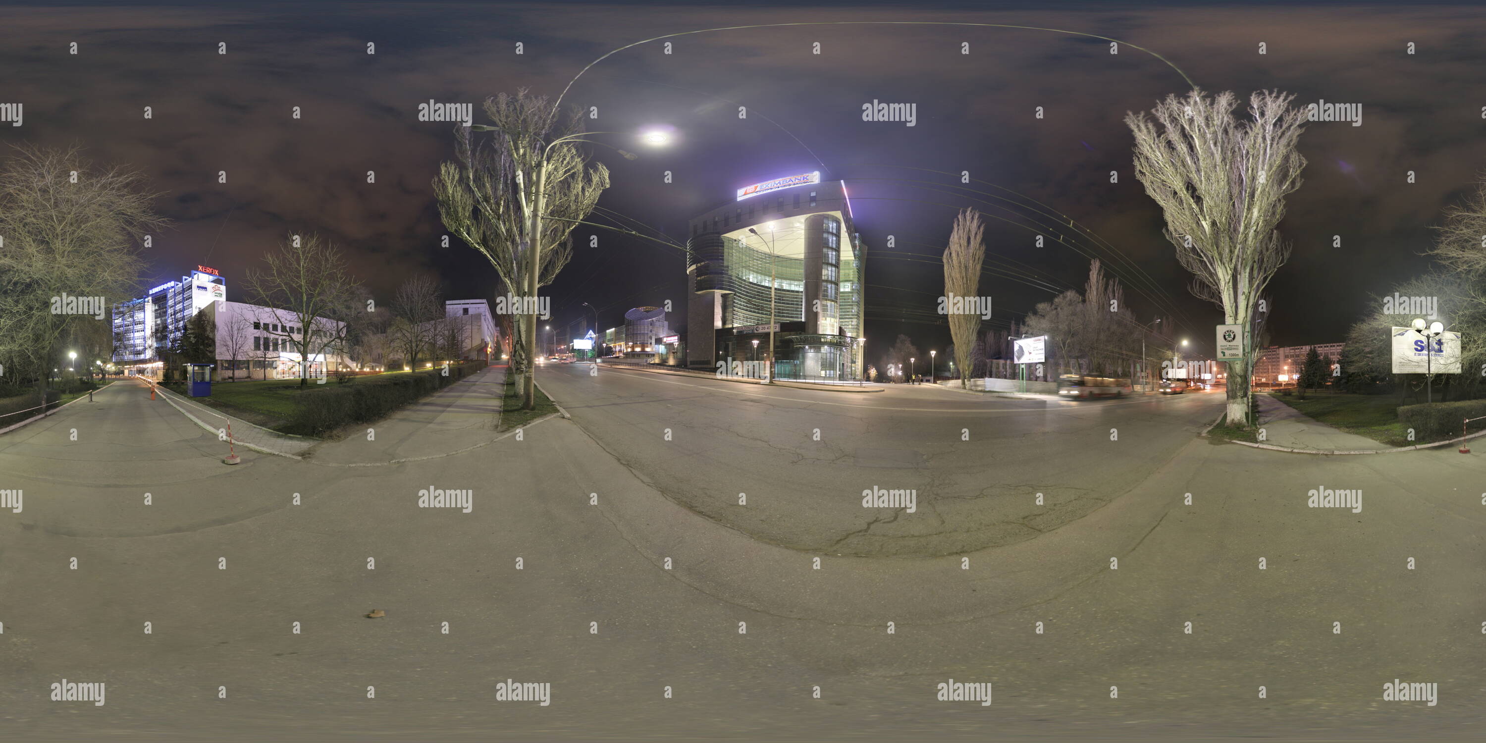 360 Grad Panorama Ansicht von Chişinău - Stefan cel Mare Str. und Ion Creanga Str. Kreuzung