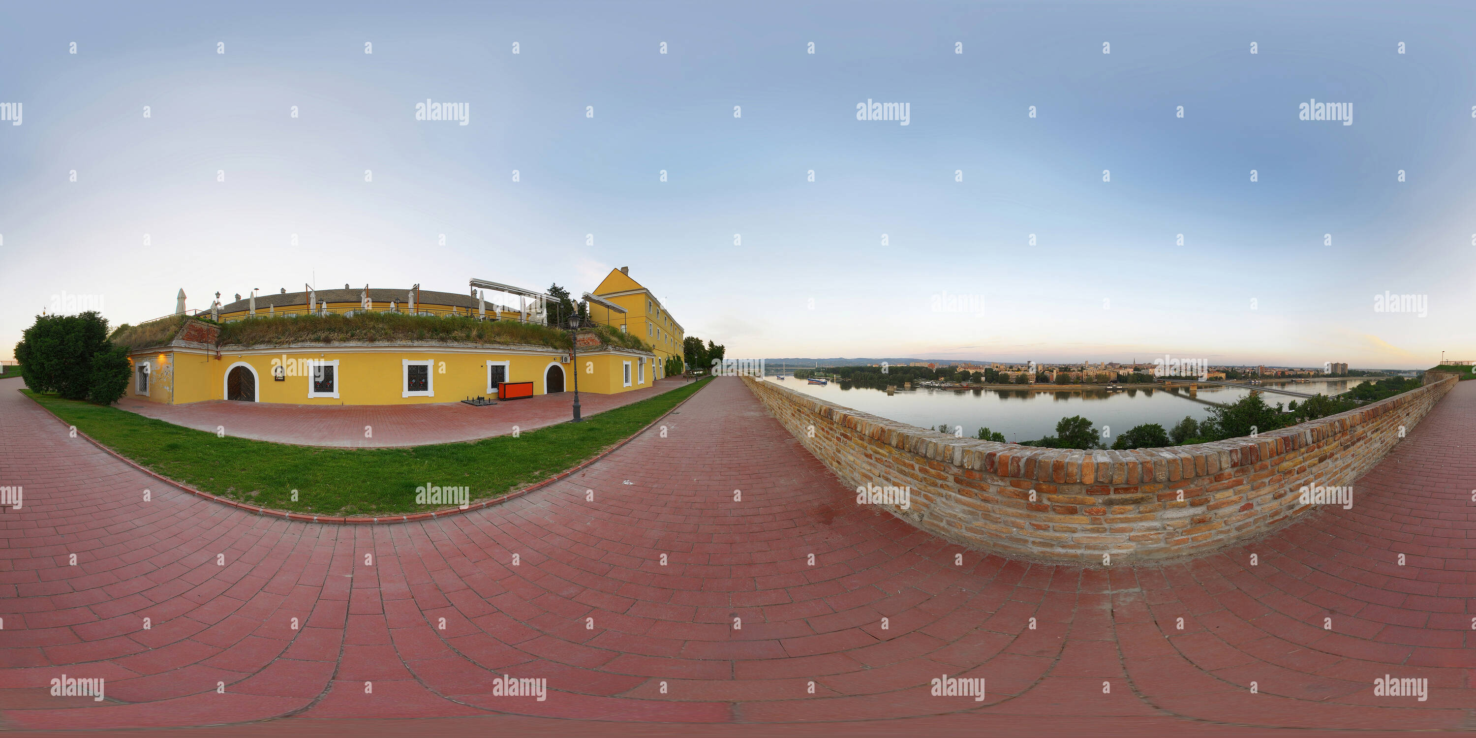 360 Grad Panorama Ansicht von Festung Petrovaradin, Ansicht von Novi Sad