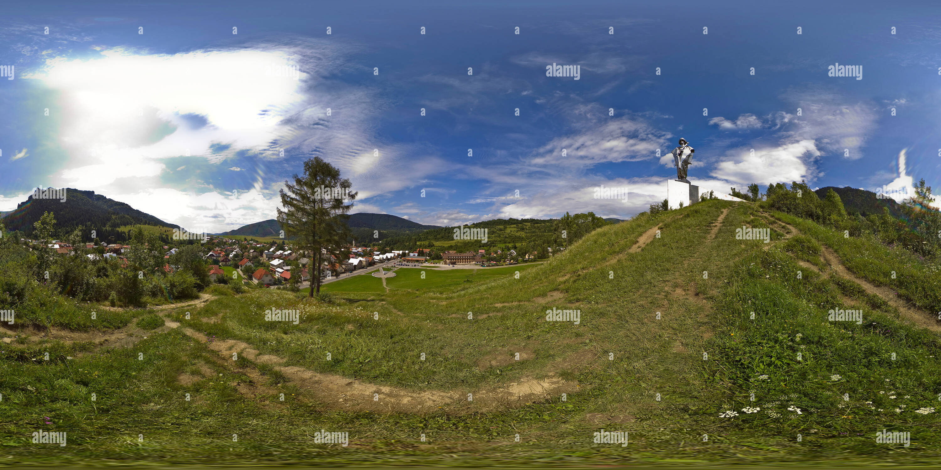 360 °Ansicht auf Terchová (SVK), Statue Jánošík Alamy