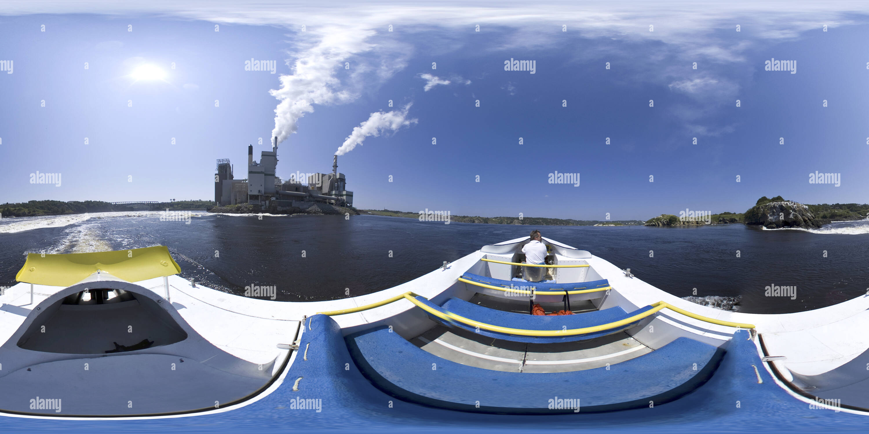 360 Grad Panorama Ansicht von Reversieren fällt Jet Bootsfahrt auf Luftentweichen, Herbst