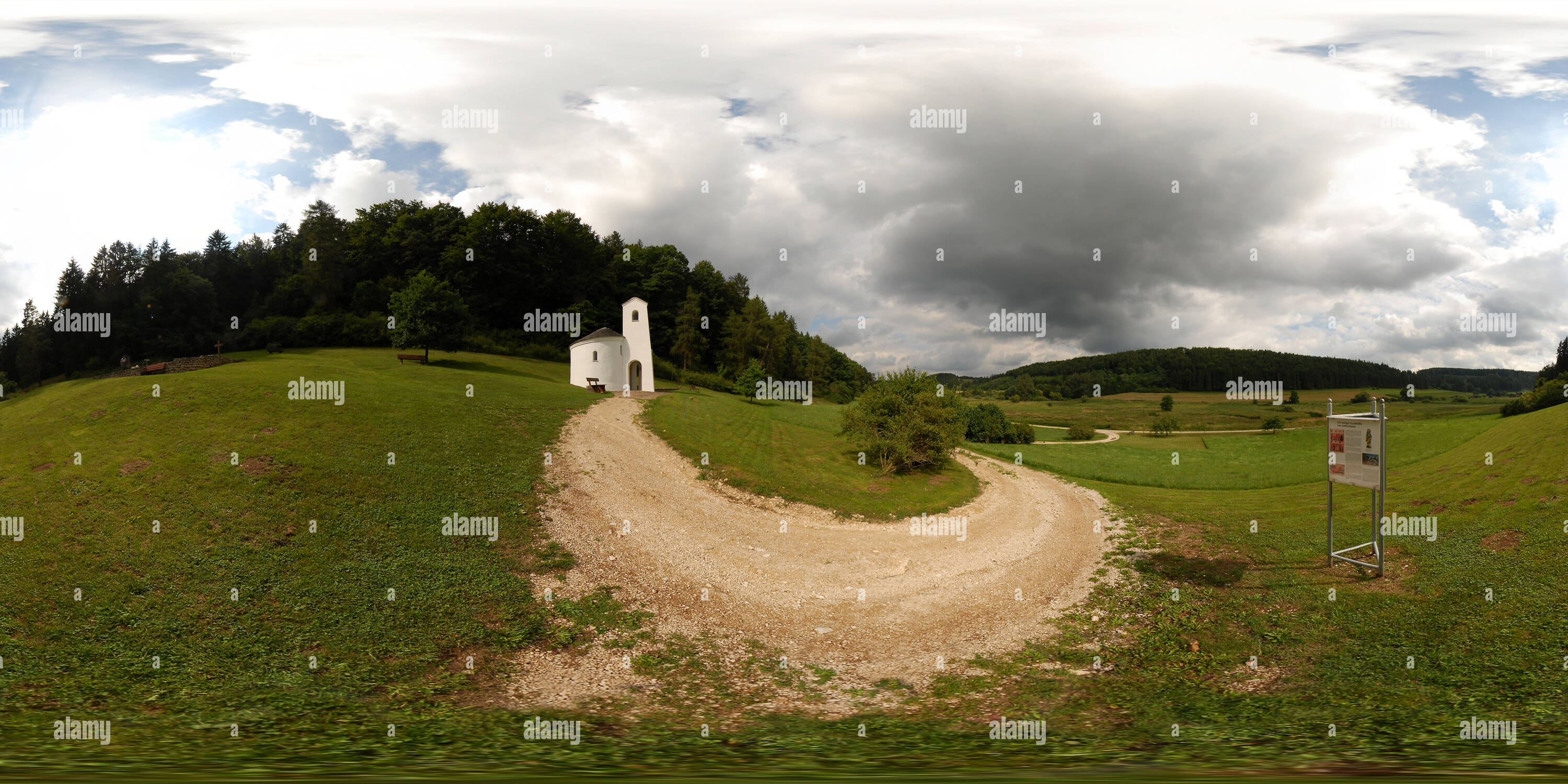 360 Grad Panorama Ansicht von St. Gunthildis Kapelle Suffersheim