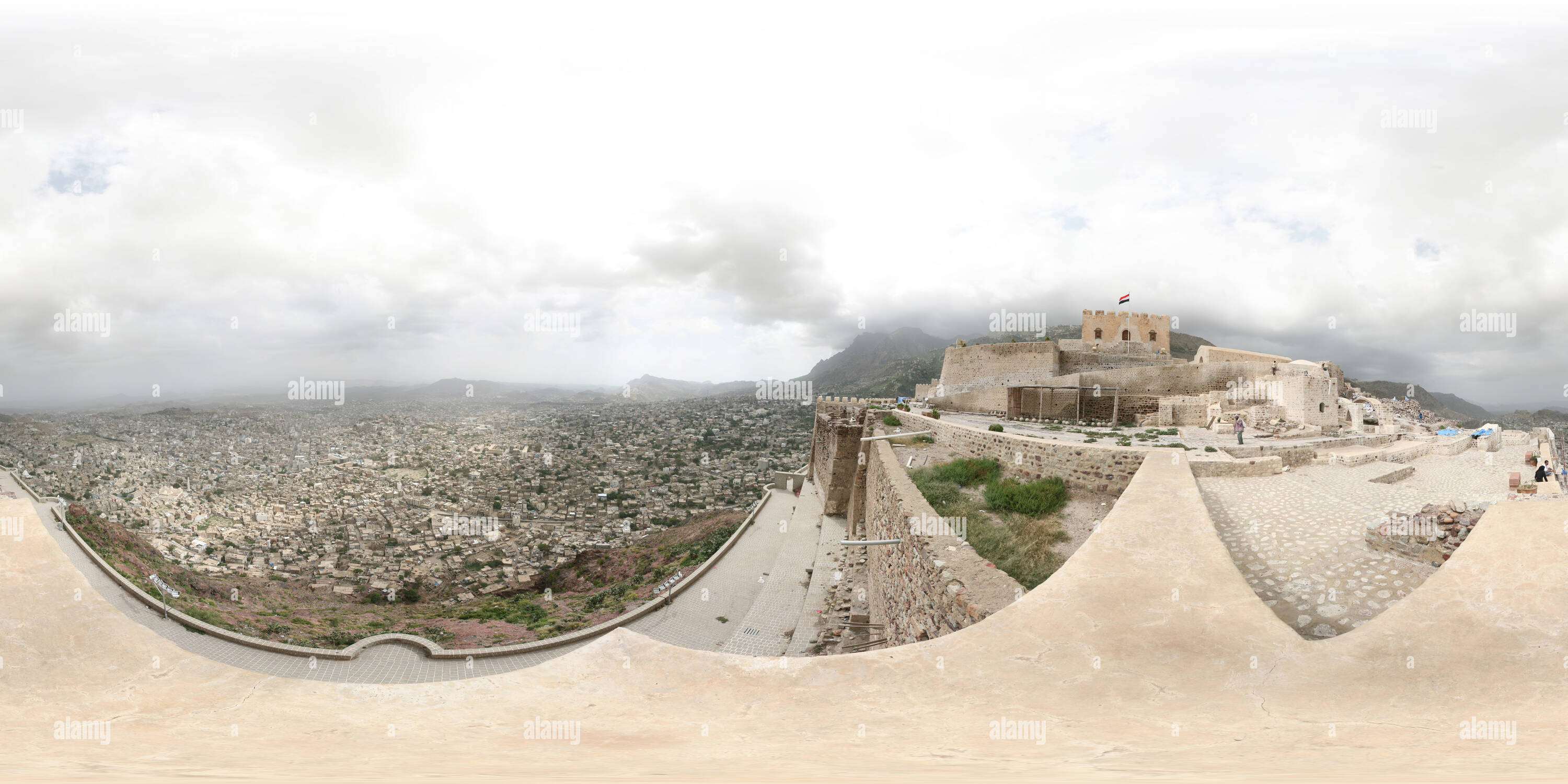 360 Grad Panorama Ansicht von Ta'izz von Kairo Schloss - Jemen